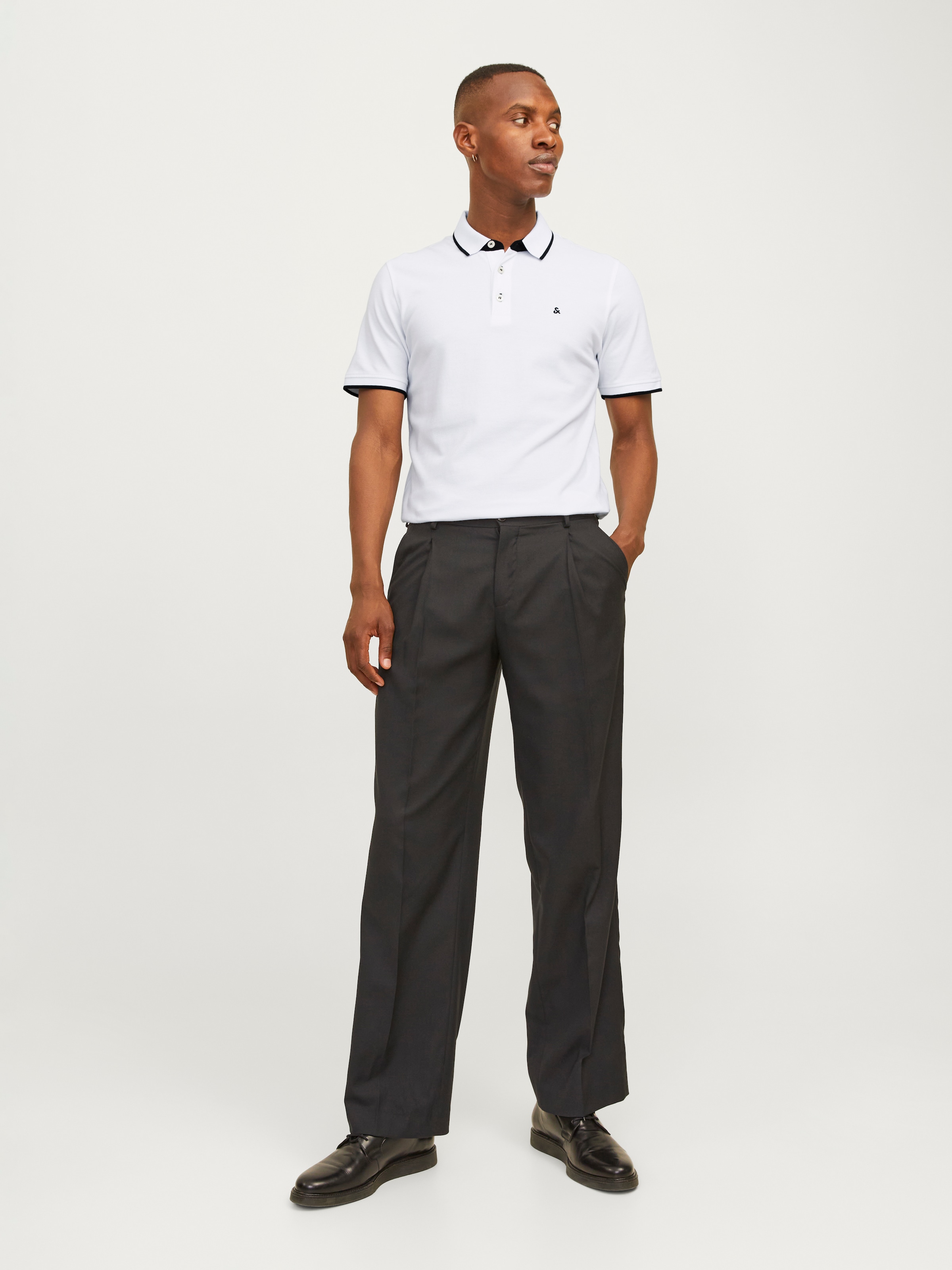 Jack & Jones Poloshirt »JJEPAULOS  Poloshirt mit klassischem Kragen und figurbetonter Form« Logostickerei, modisch, schmal, Baumwolle, Polokragen