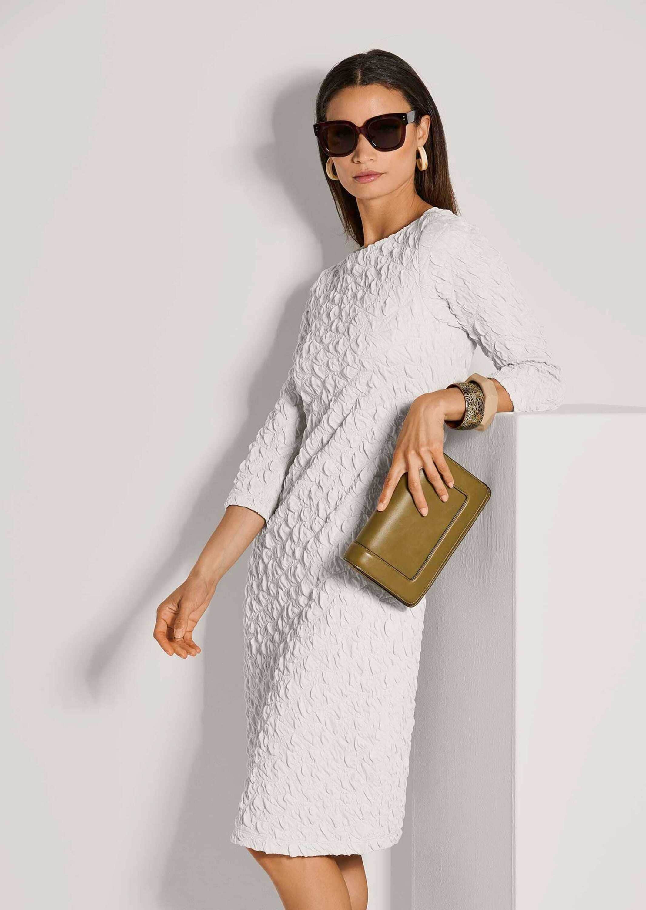 MADELEINE Sommerkleid »Etuikleid Elegantes Kleid mit raffinierter Struktur«