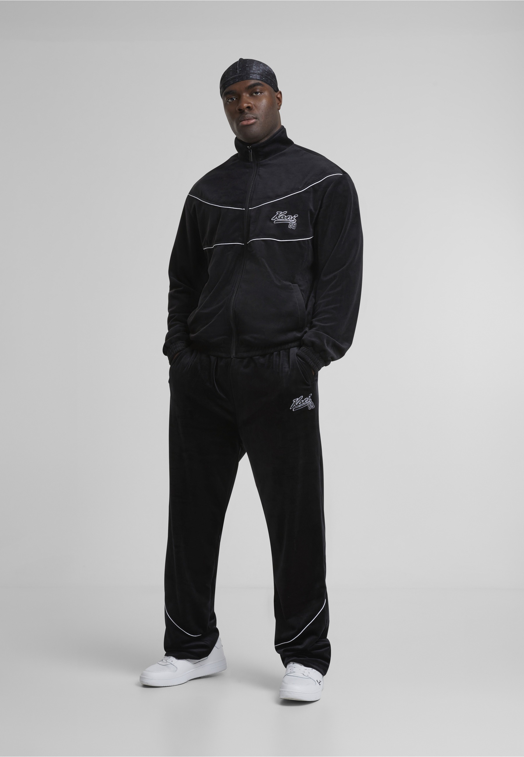 Karl Kani Trainingsjacke »Karl Kani Kani Varsity Velours Trackjacket« 1 Stk. tlg. ohne Kapuze