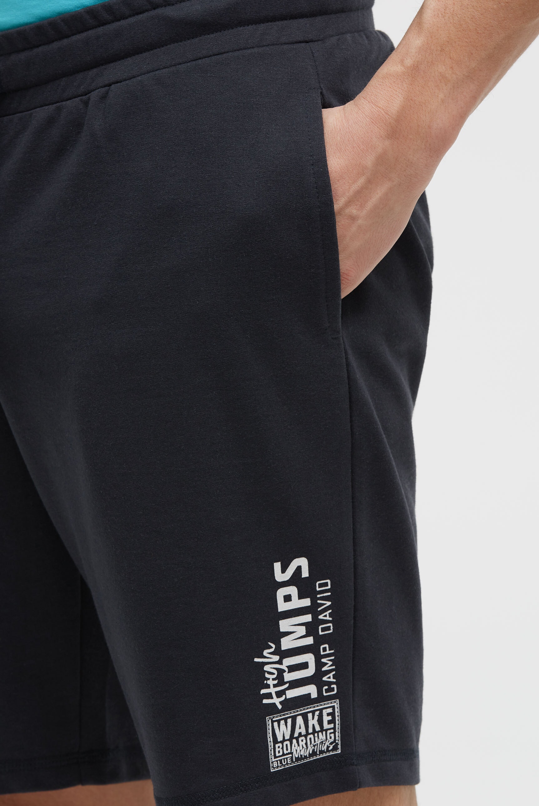 CAMP DAVID Sweatshorts  mit Elastikbund & seitlichen Taschen