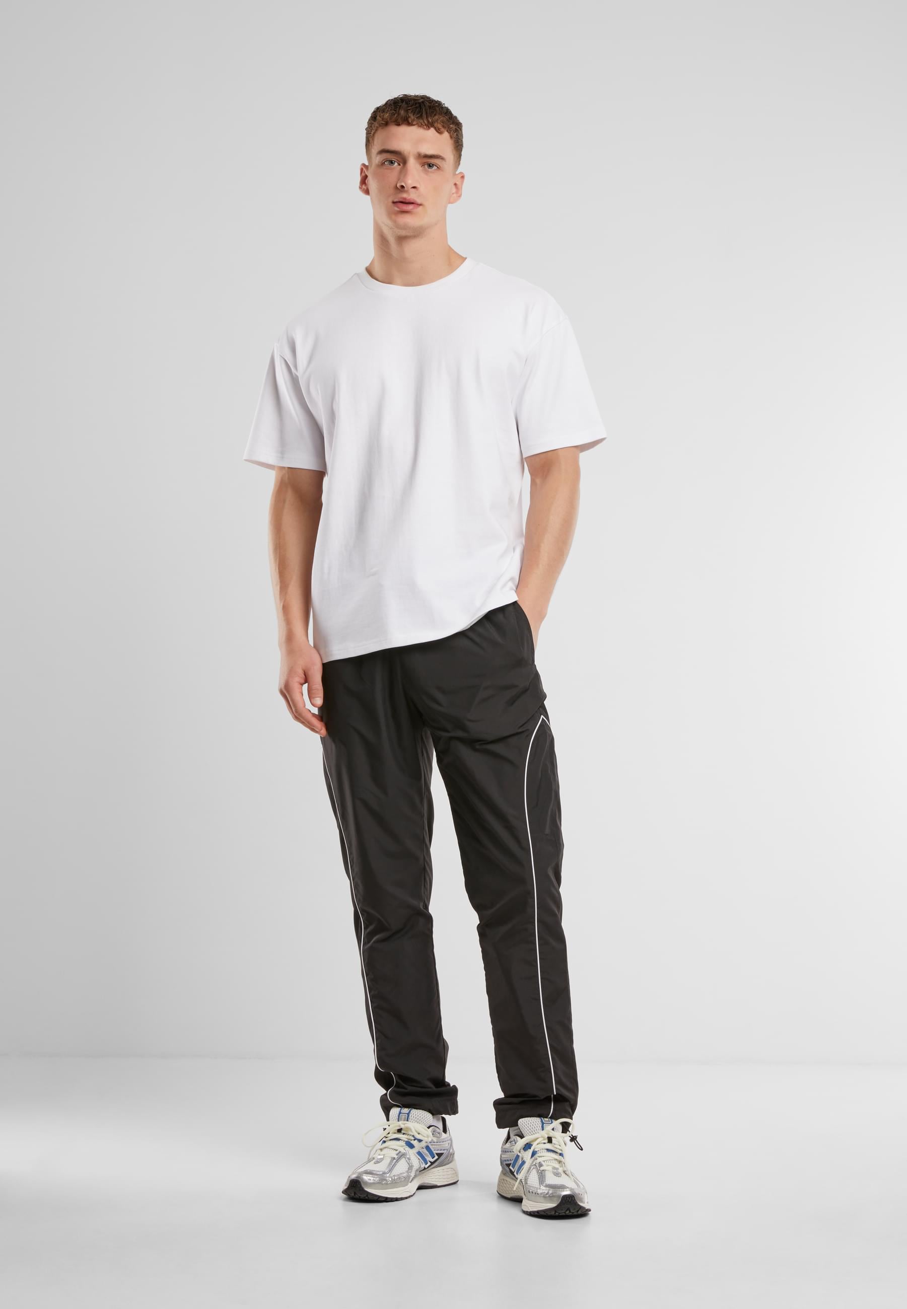 URBAN CLASSICS Jogginghose »Urban Classics Piped Panel Trackpants«, (1 tlg.)