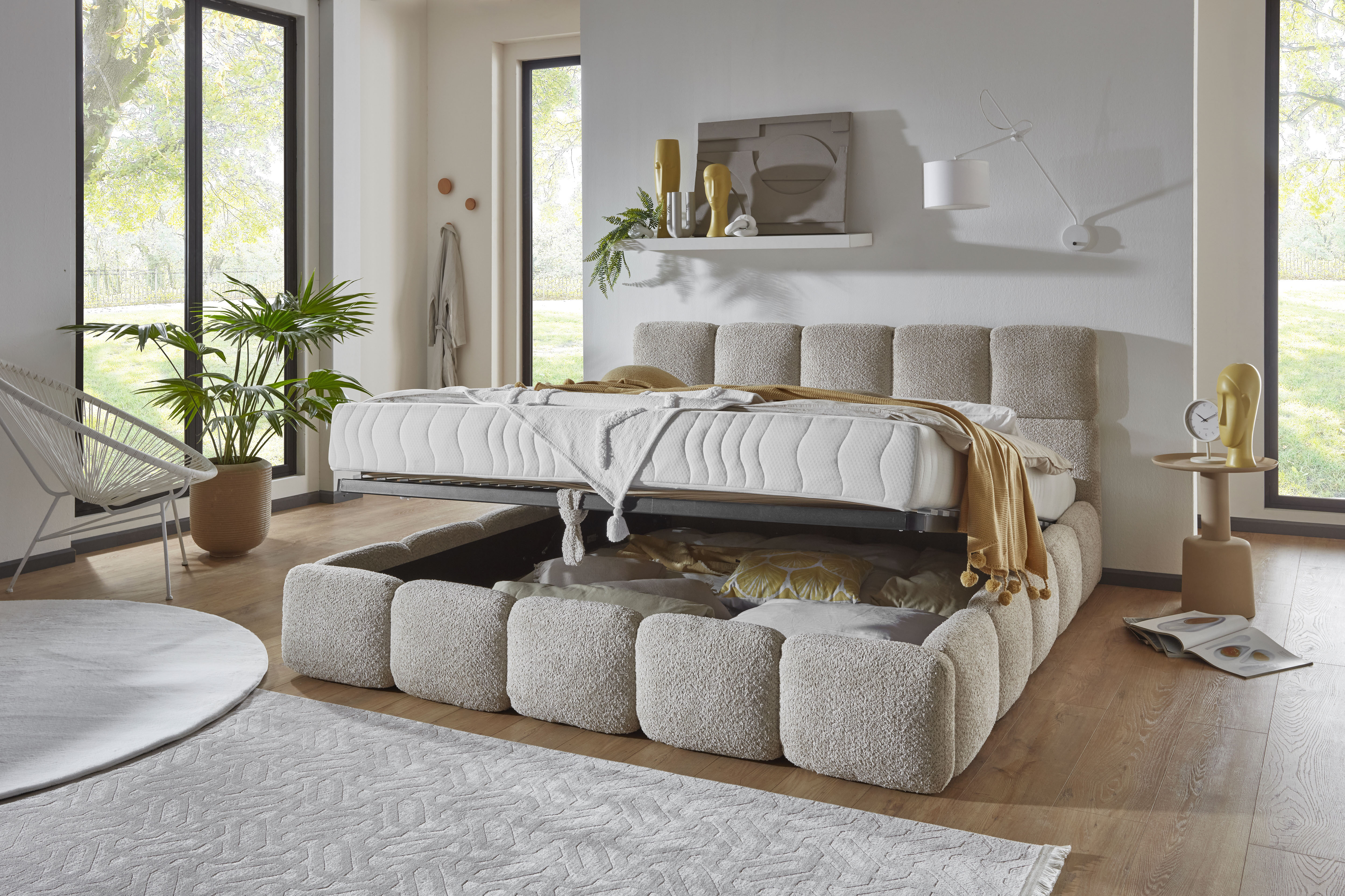 ATLANTIC home collection ""Jane" mit großen Stauraum" luxurious gepolstertes Kopfteil und Rahmen, Bezug mit Bouclécharakter