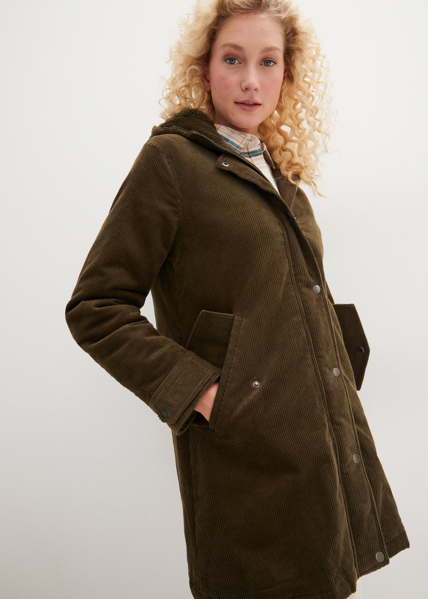 bonprix Parka mit Kapuze dezente A-Linie Passform, teilweise mit kuscheligem Plüschfutter