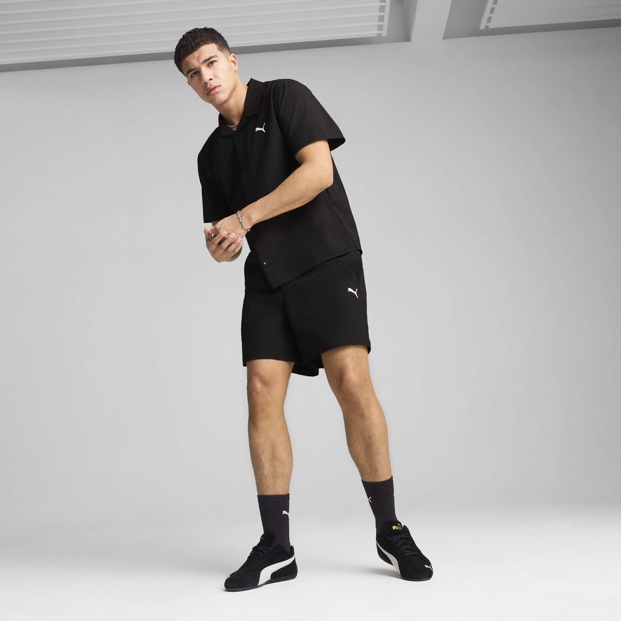 PUMA Shorts »WARDROBE ESS Relaxed 6" Seersucker-Shorts Herren«