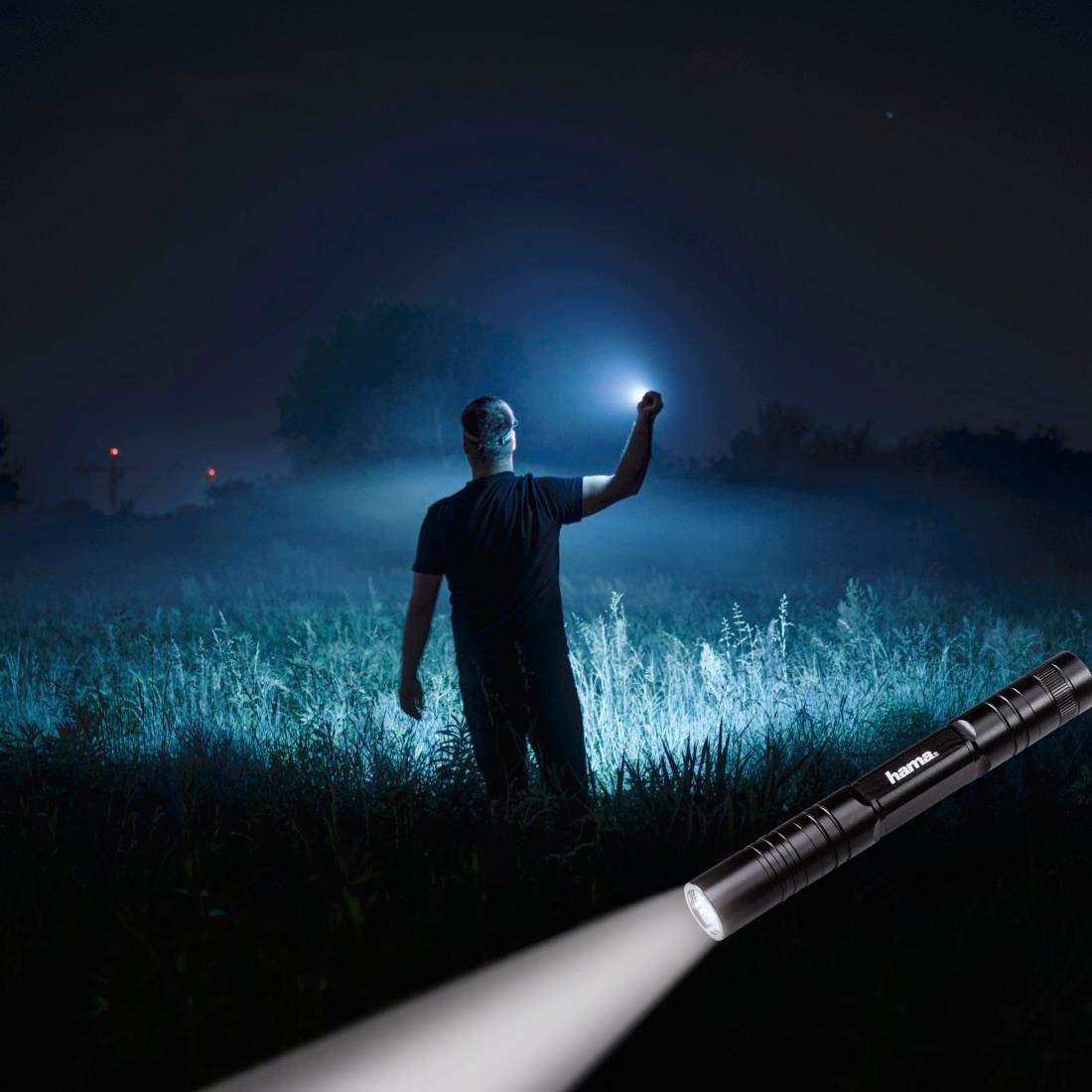 Hama LED Taschenlampe »LED-Taschenlampe "Regular R-147", Schwarz Taschenlampe«, - Max. Lumen: 100
- Anzahl Batterien: 2
- Batterietyp: AA Mignon