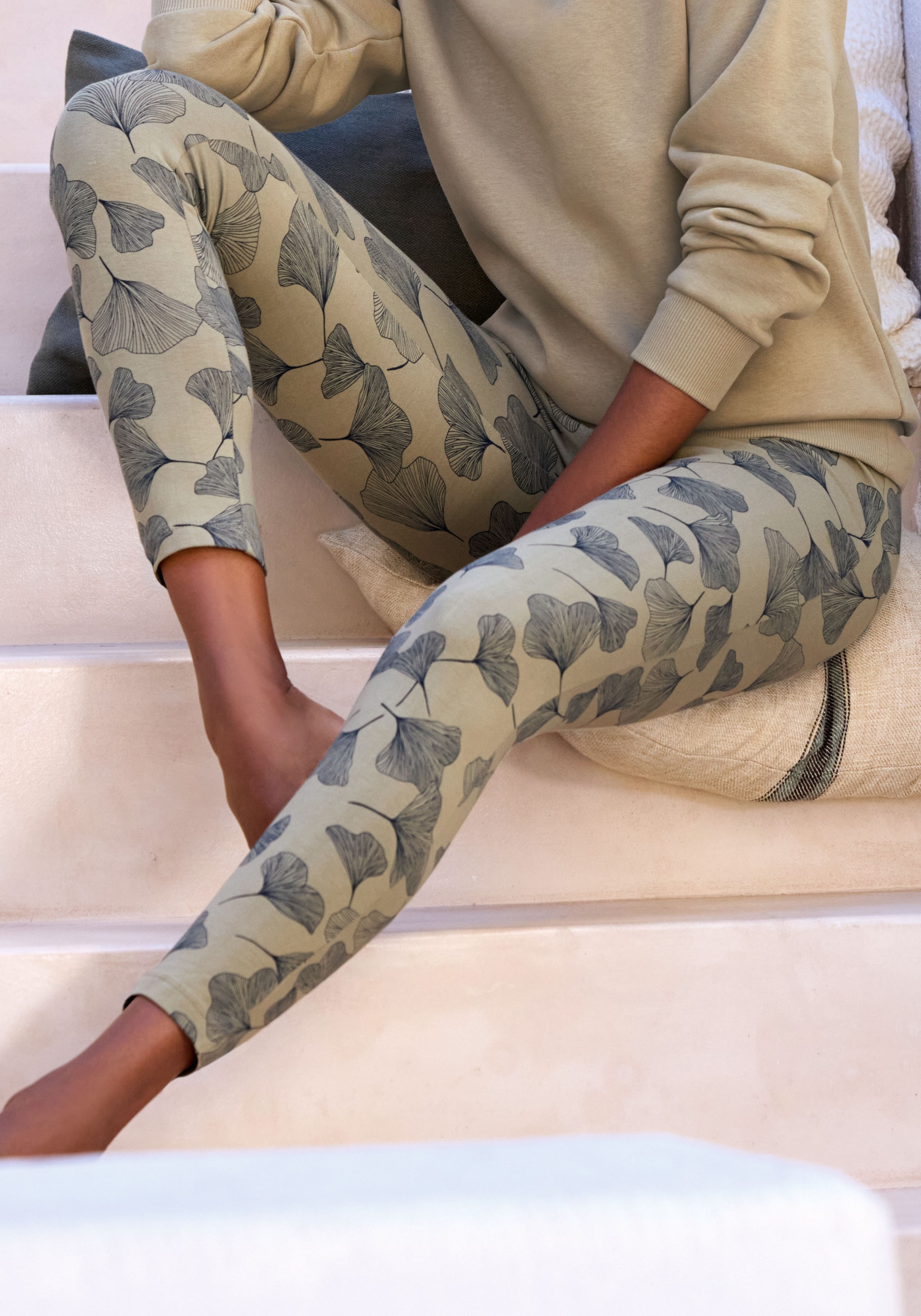 LASCANA Leggings, Allover Druck mit Foil Print günstig online kaufen