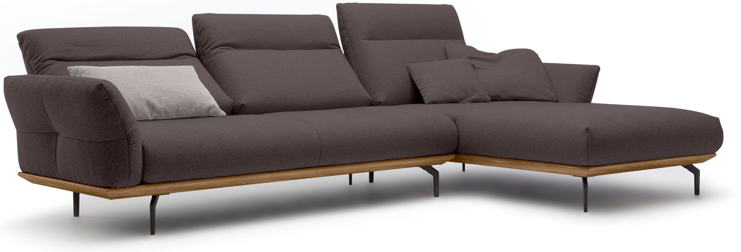 Creation BY ROLF BENZ Ecksofa »CR.460«, Sockel in Nussbaum, Winkelfüße in Umbragrau, Breite 318 cm