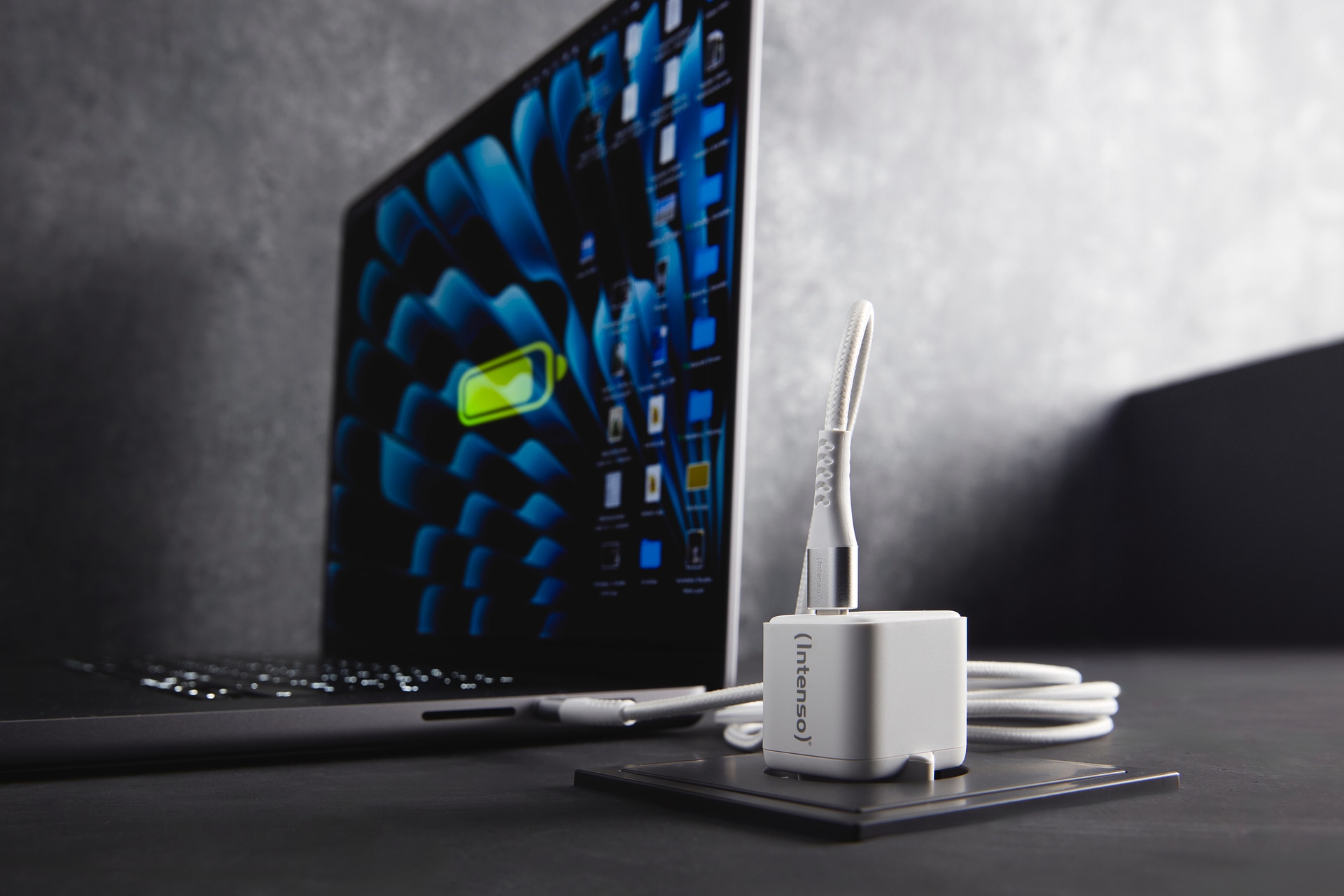 Intenso USB-Ladegerät »GaN Power Adapter Set, 30W USB-C mit USB-C zu USB-C-Kabel«