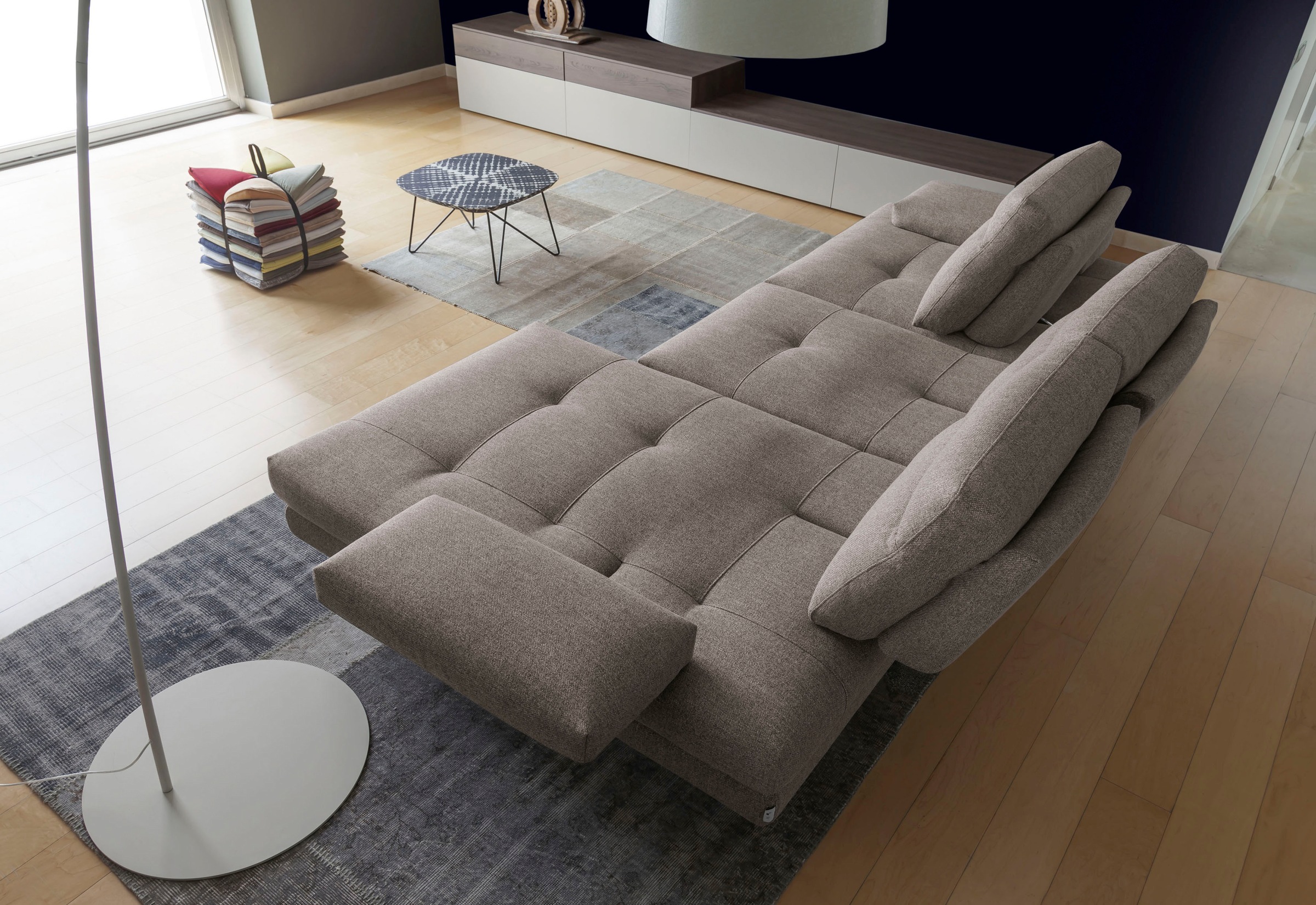 CALIA ITALIA Ecksofa »Toby Wing, L-Form, Designsofa mit sensationellem Sitzkomfort«, inklusive Sitztiefenverstellung, Füße in chrom glänzend
