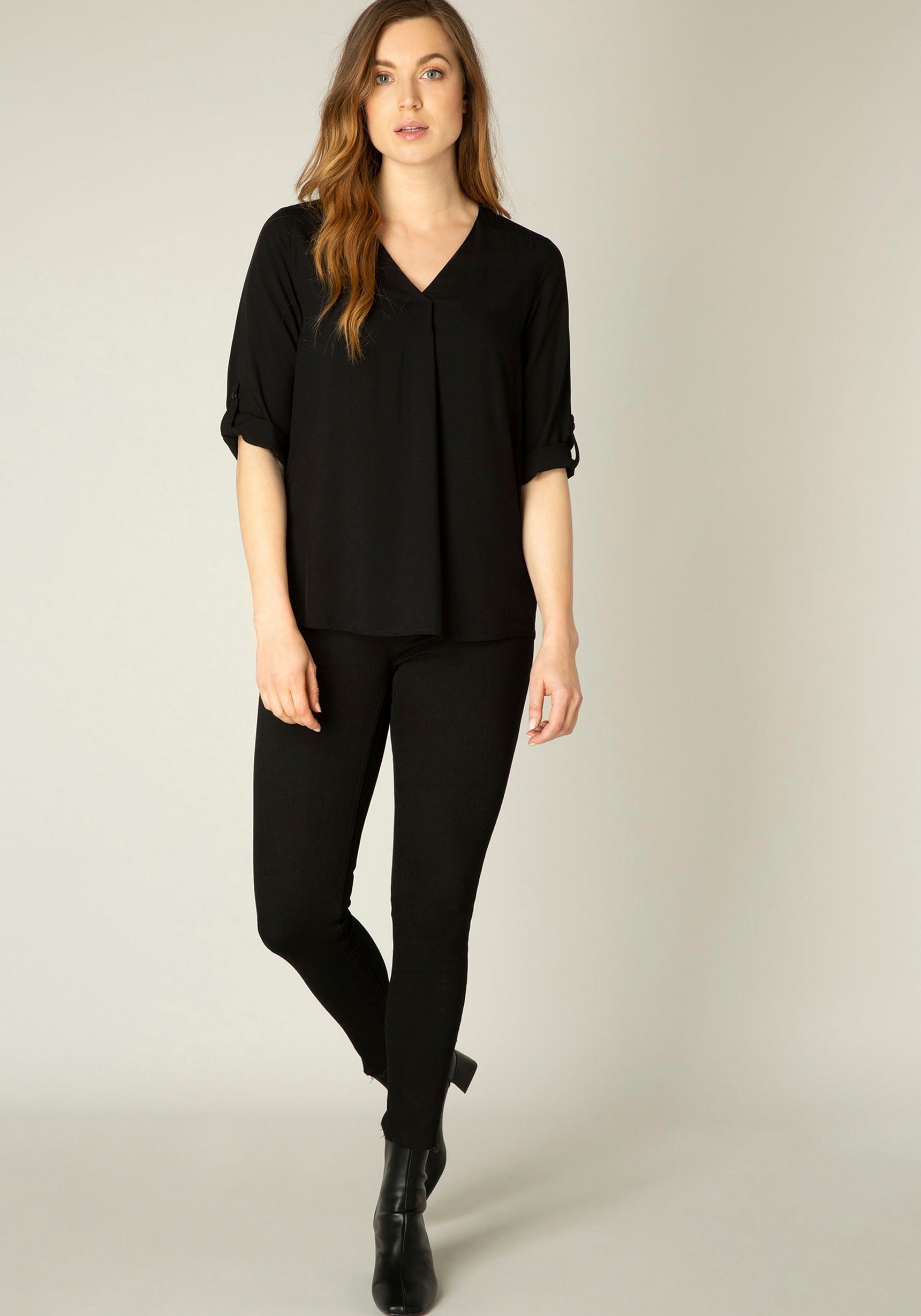 Base Level Shirtbluse, mit V-Ausschnitt