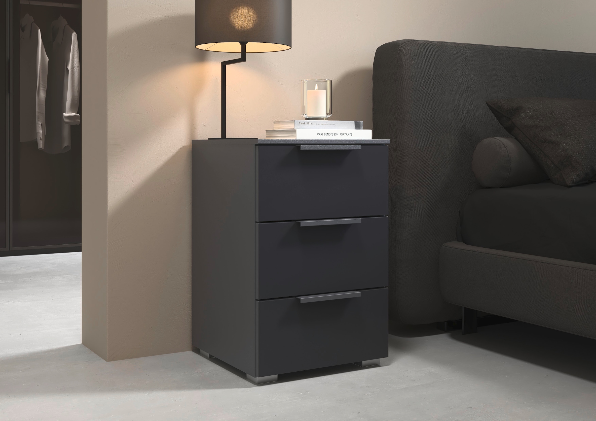 rauch Nachtkommode »Nachttisch Nachtkonsole Nachtschrank KOLUNA mit Glasfront«, (Breite 40 cm), mit 3 geräumigen Schubladen für viel Stauraum MADE IN GERMANY