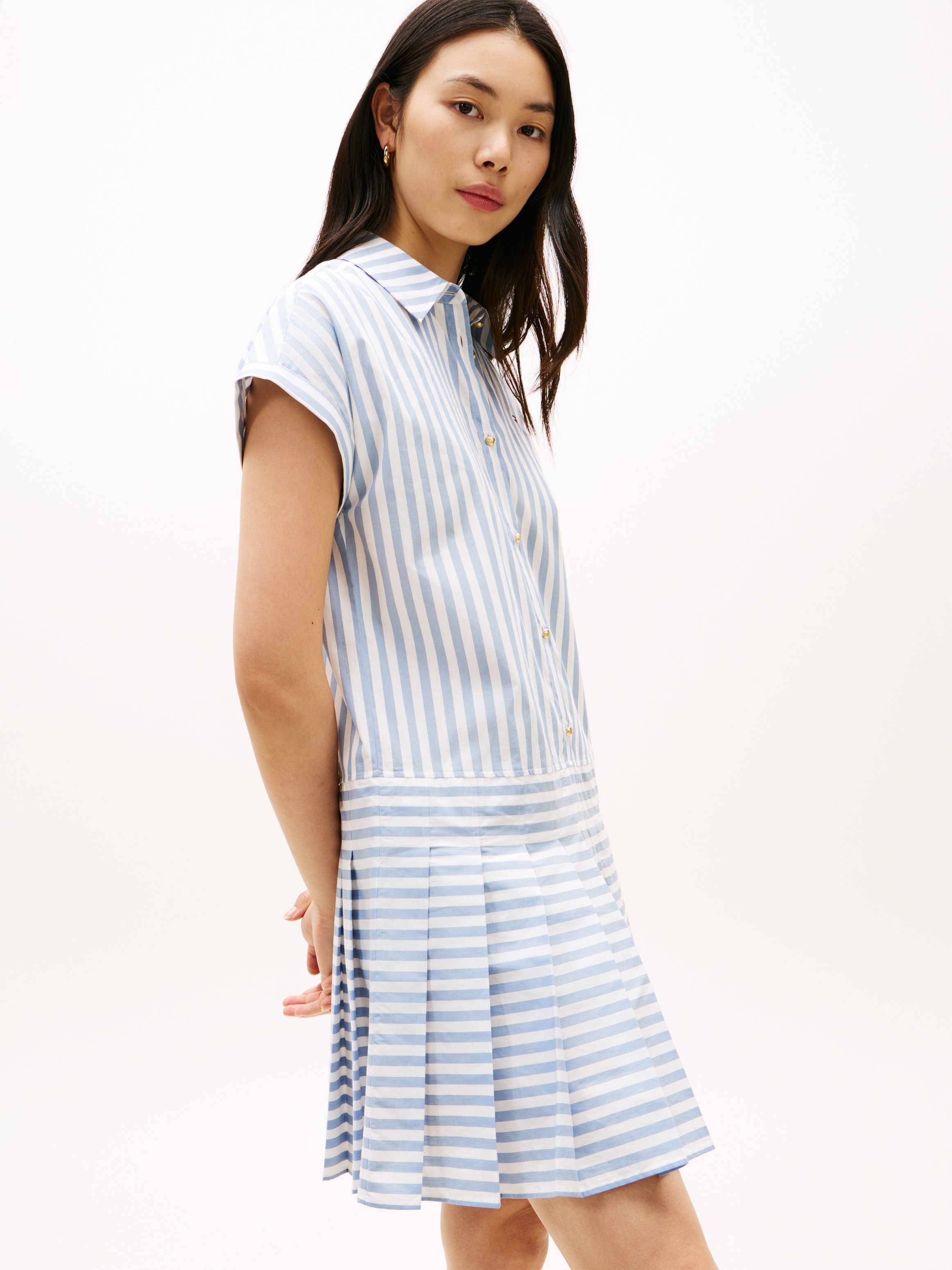Tommy Hilfiger Shirtkleid "POPLIN PLEATED SHORT SS DRESS" mit Logo-Stickere günstig online kaufen