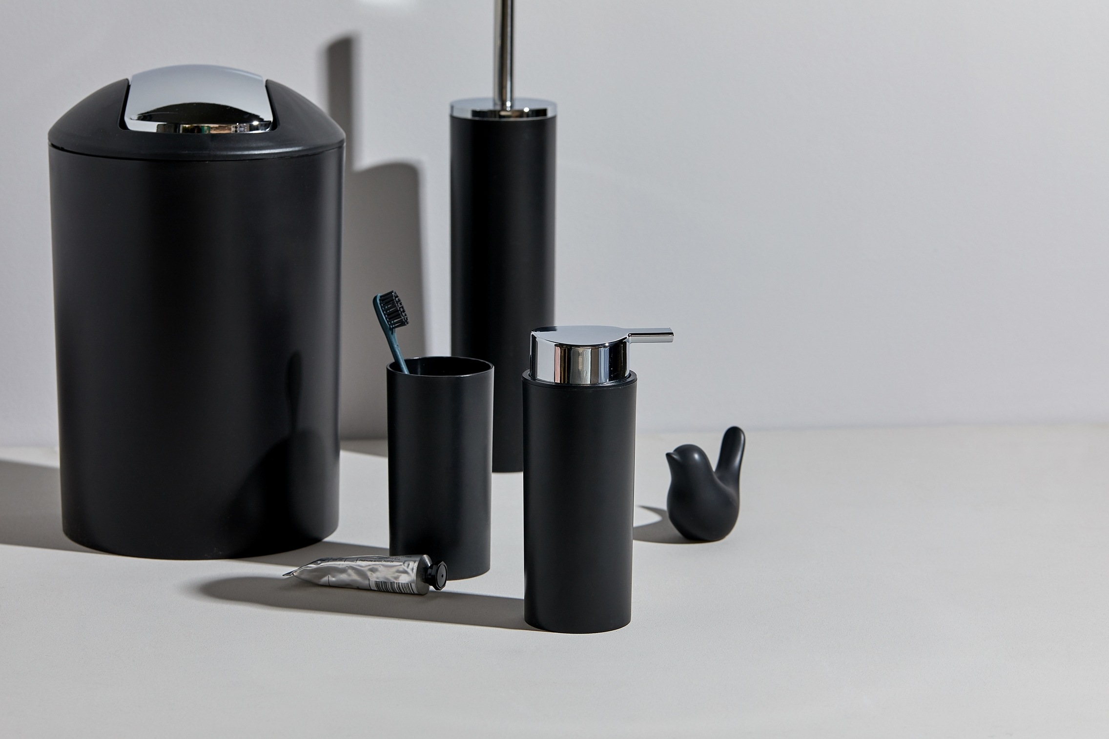 WENKO Badaccessoire-Set "Calvo" Seifenspender, Zahnputzbecher, WC-Garnitur günstig online kaufen