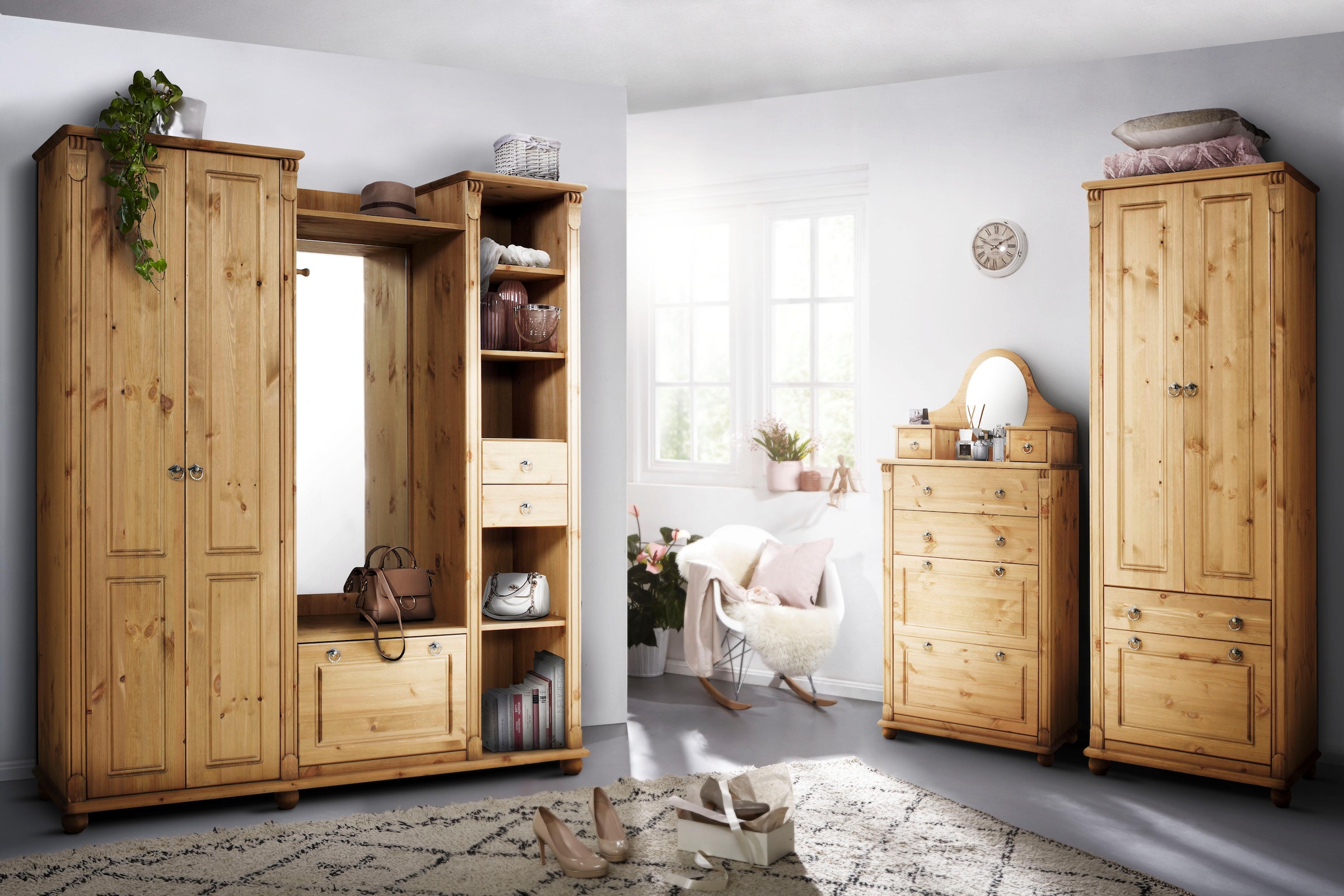 Home affaire Garderobenschrank massiver Kiefer »Tessin«, aus | BAUR