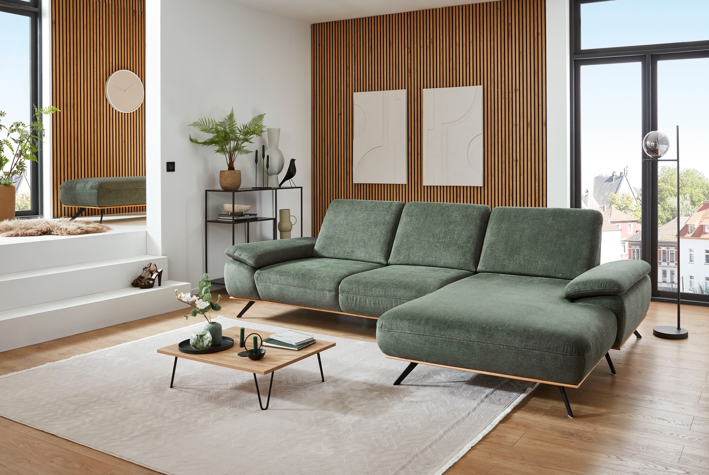 Die PlanBar Ecksofa "ZE-EM18063, Breite 322 cm" wahlweise mit Sitztiefen- und Armteilverstellung