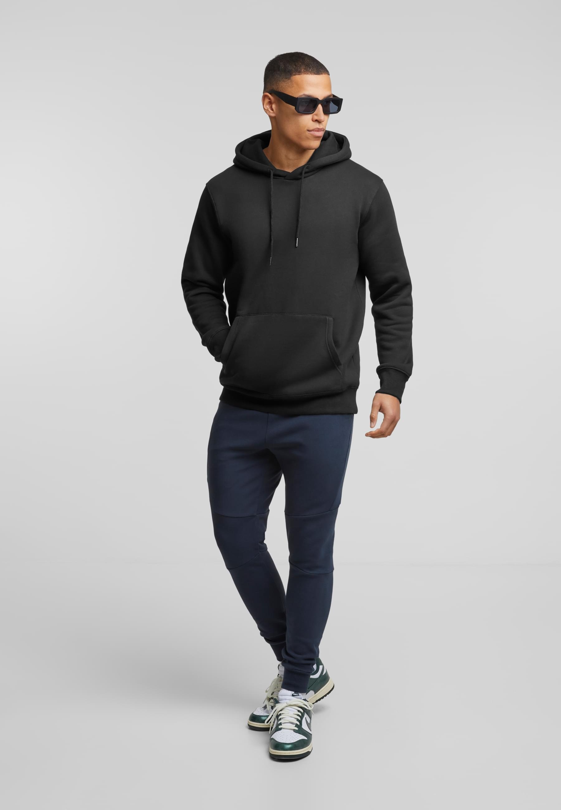 MisterTee Kapuzensweatshirt »MisterTee Basic Hoodie«, (1 tlg.)