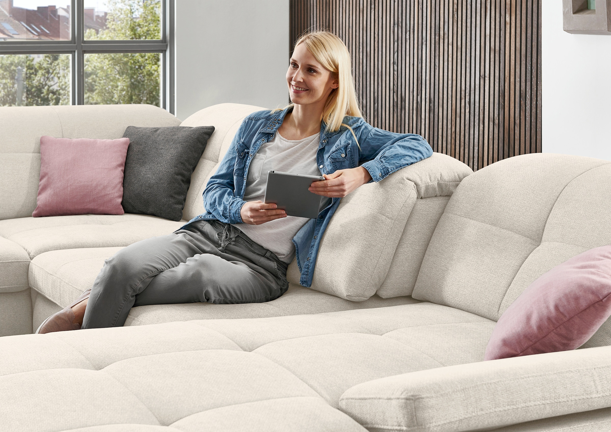 Die PlanBar Ecksofa »MP-IN16012 L-Form, mit Kaltschaum-Polsterung«, inkl. Sitztiefenverstellung wahlweise mit weiteren Funktionen