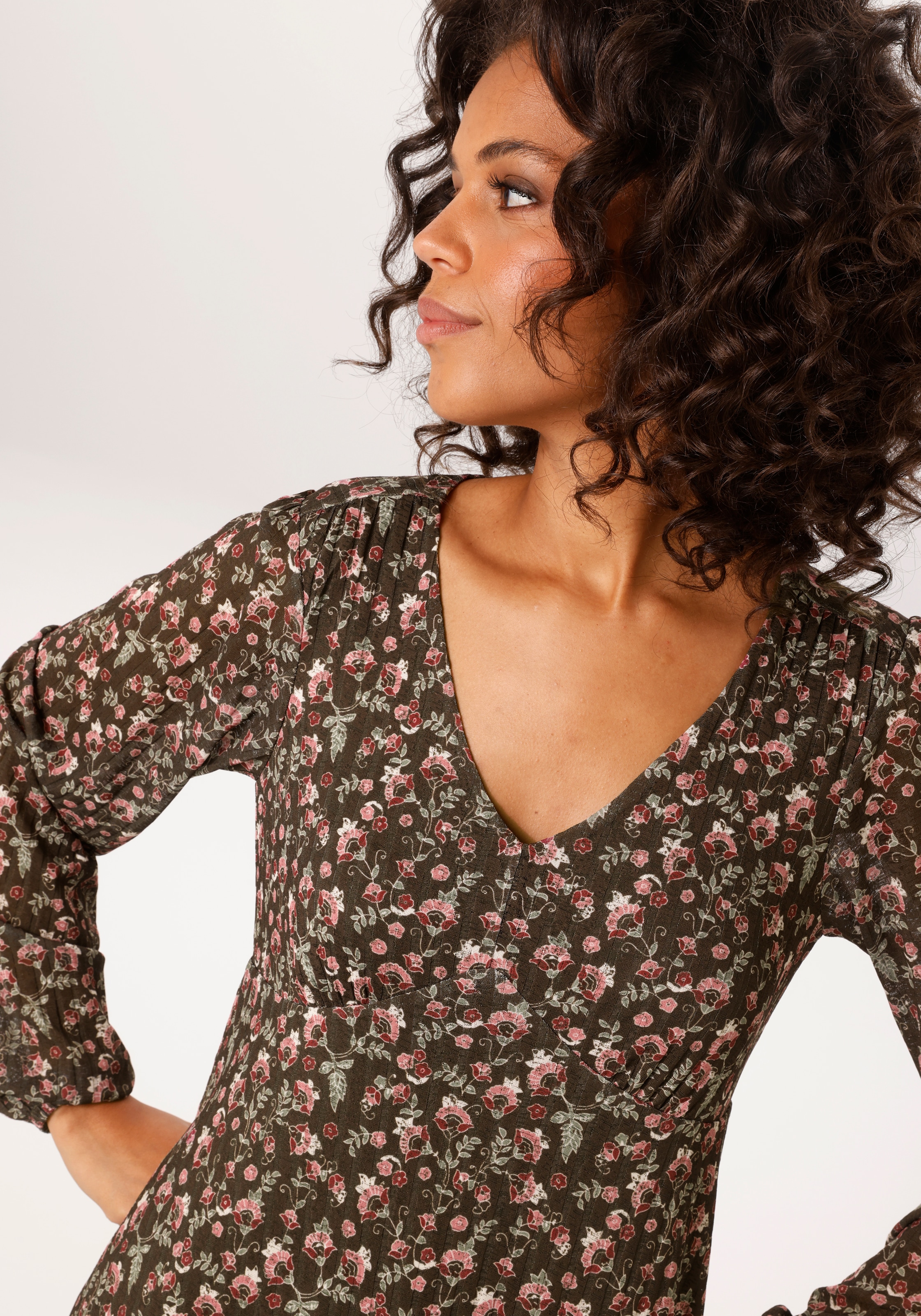 Aniston CASUAL Minikleid mit romantischen Blümchen bedruckt - NEUE KOLLEKTION