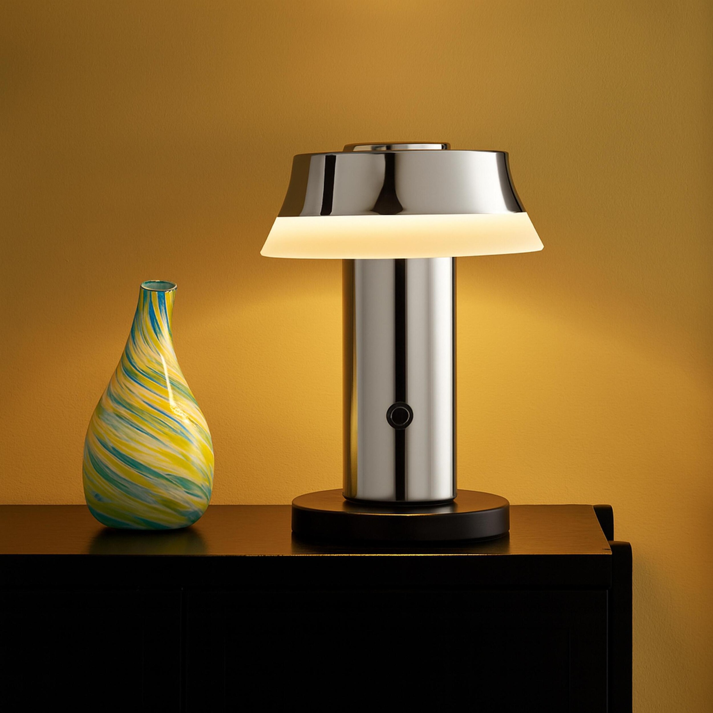 Brilliant LED Tischleuchte »Kinich« LED-Modul 1 Stk. Warmweiß LED Akku-Leuchte, 17 cm, 240 lm, per wireless charging & USB ladbar
