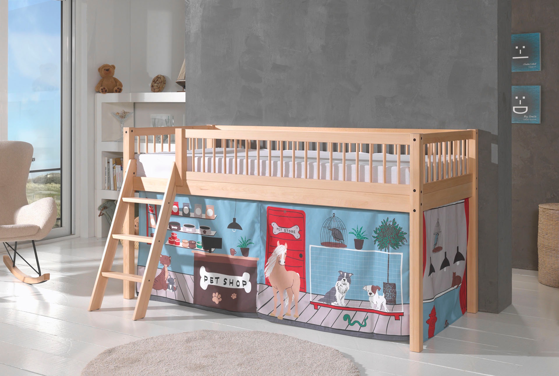 Vipack Spielbett »Forrest, Absturzschutz mit Sprossen-Optik, Pfostenstärken ca. 50x50mm« Buche natur lackiert, stabil und hochwertig gebaut, inkl. Lattenrost,  90/200 cm, inkl. Vorhang-Set 3-tlg., Spielbereich unter dem Bett