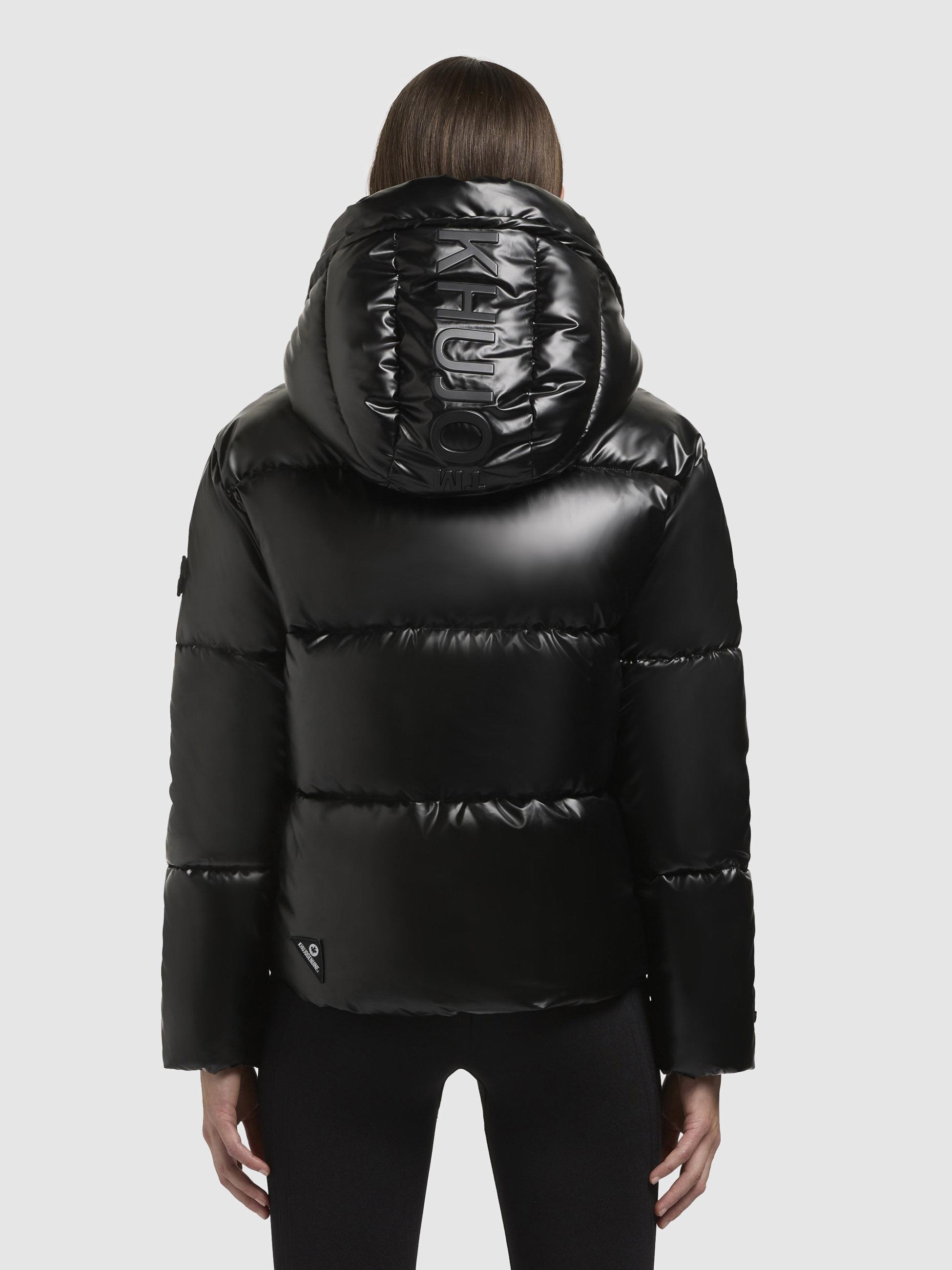 khujo Steppjacke »Devina Shiny-YM«, mit Kapuze, Glänzende kurze Winterjacke für Damen
