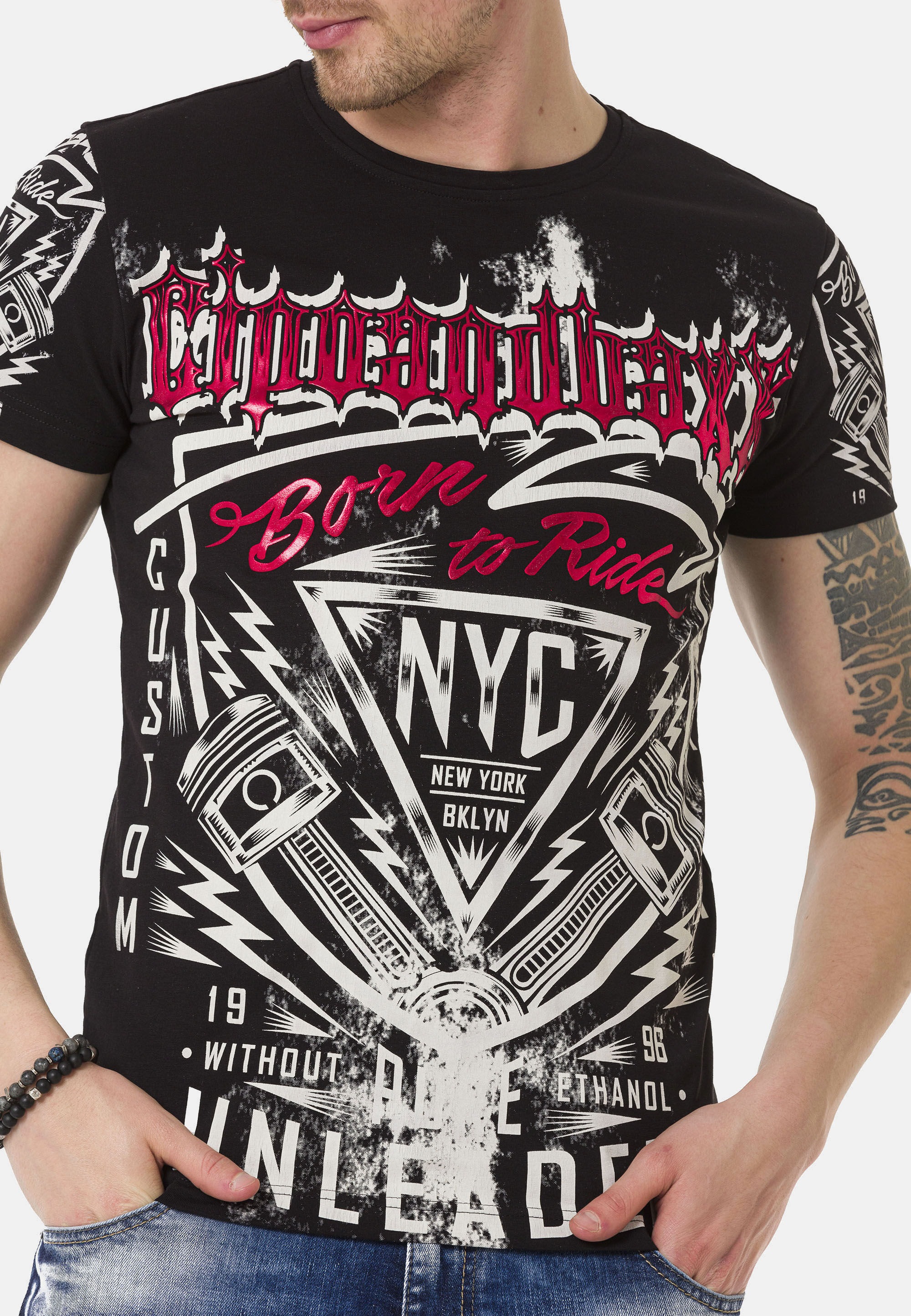 Cipo & Baxx T-Shirt »T-Shirt«, mit großem Frontprint ein echtes Highlight