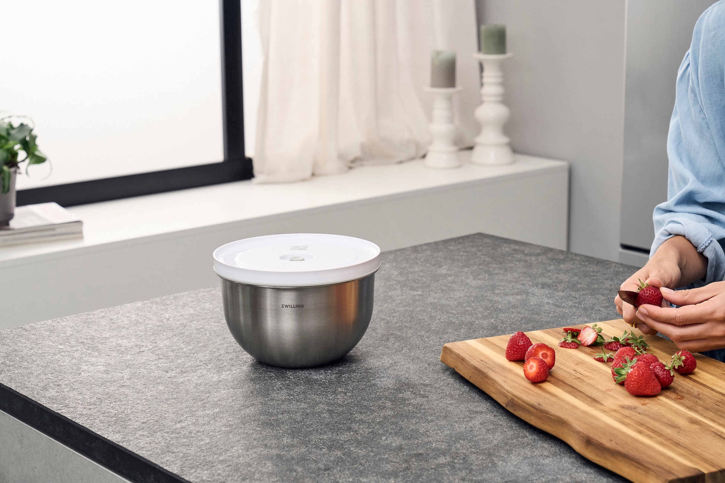 Zwilling Aufbewahrungsschüssel »Fresh & Save BOWLS«, (2 tlg., Schüssel inkl. Deckel), Vakuumschüssel M / 18 cm, Edelstahl