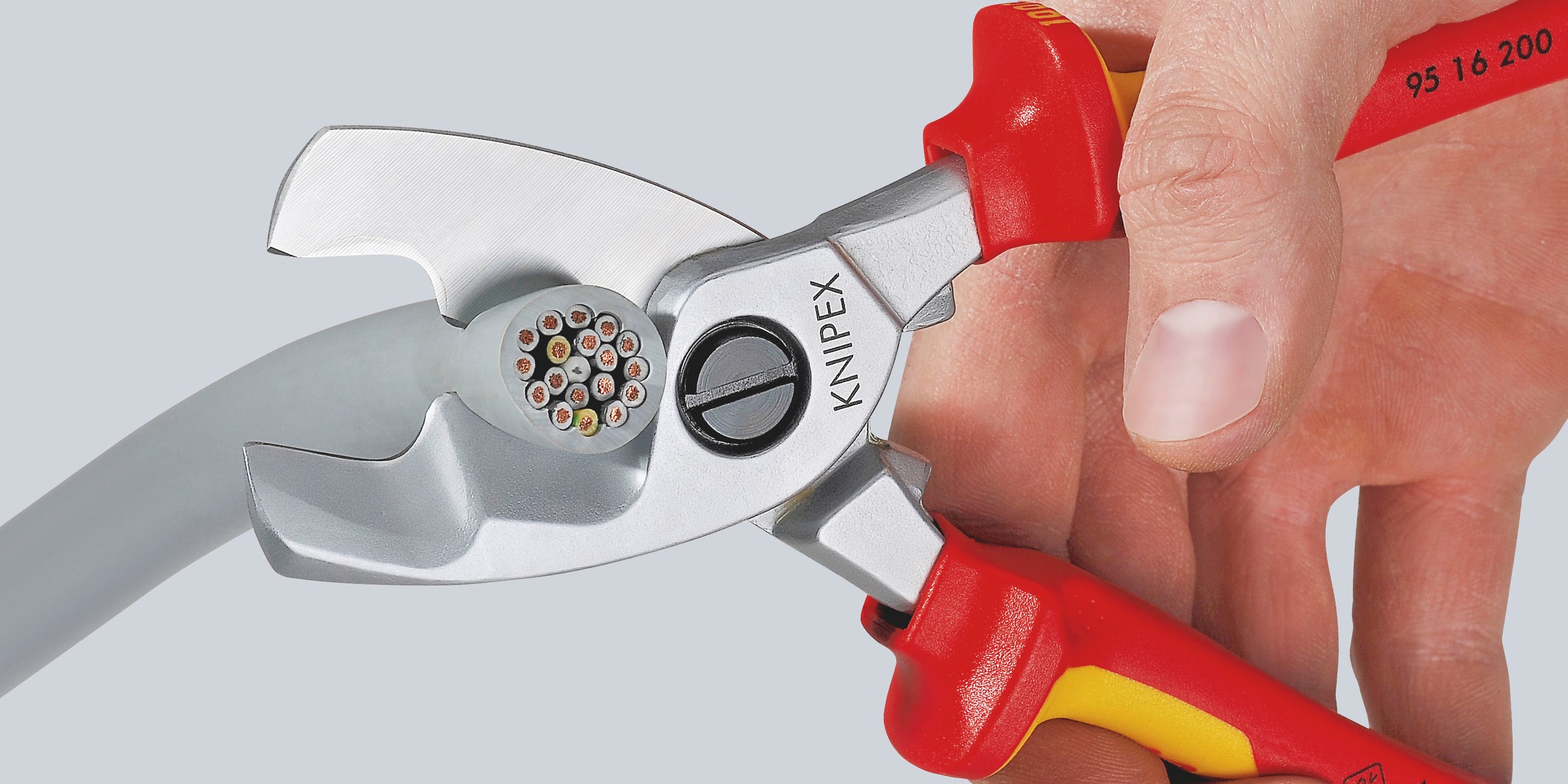 Knipex Kabelschere »95 16 200 mit Doppelschneide«, isoliert mit Mehrkomponenten-Hüllen, VDE-geprüft verchromt 200 mm