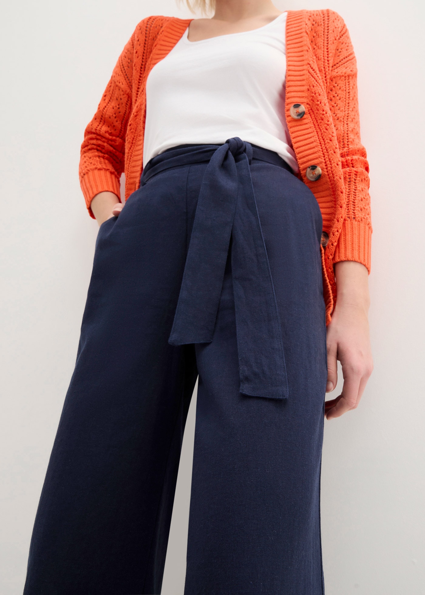 bonprix Culotte »Culotte aus luftigem Leinen-Mix«  aus Leinen-Mix, mit Bindeband, Loose Fit, knöchelfrei
