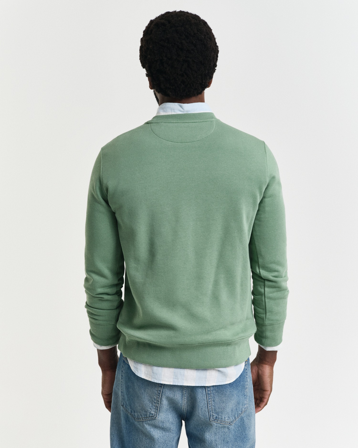 Gant Sweatshirt »REG SHIELD C-NECK SWEAT«, mit Logostickerei auf der Brust