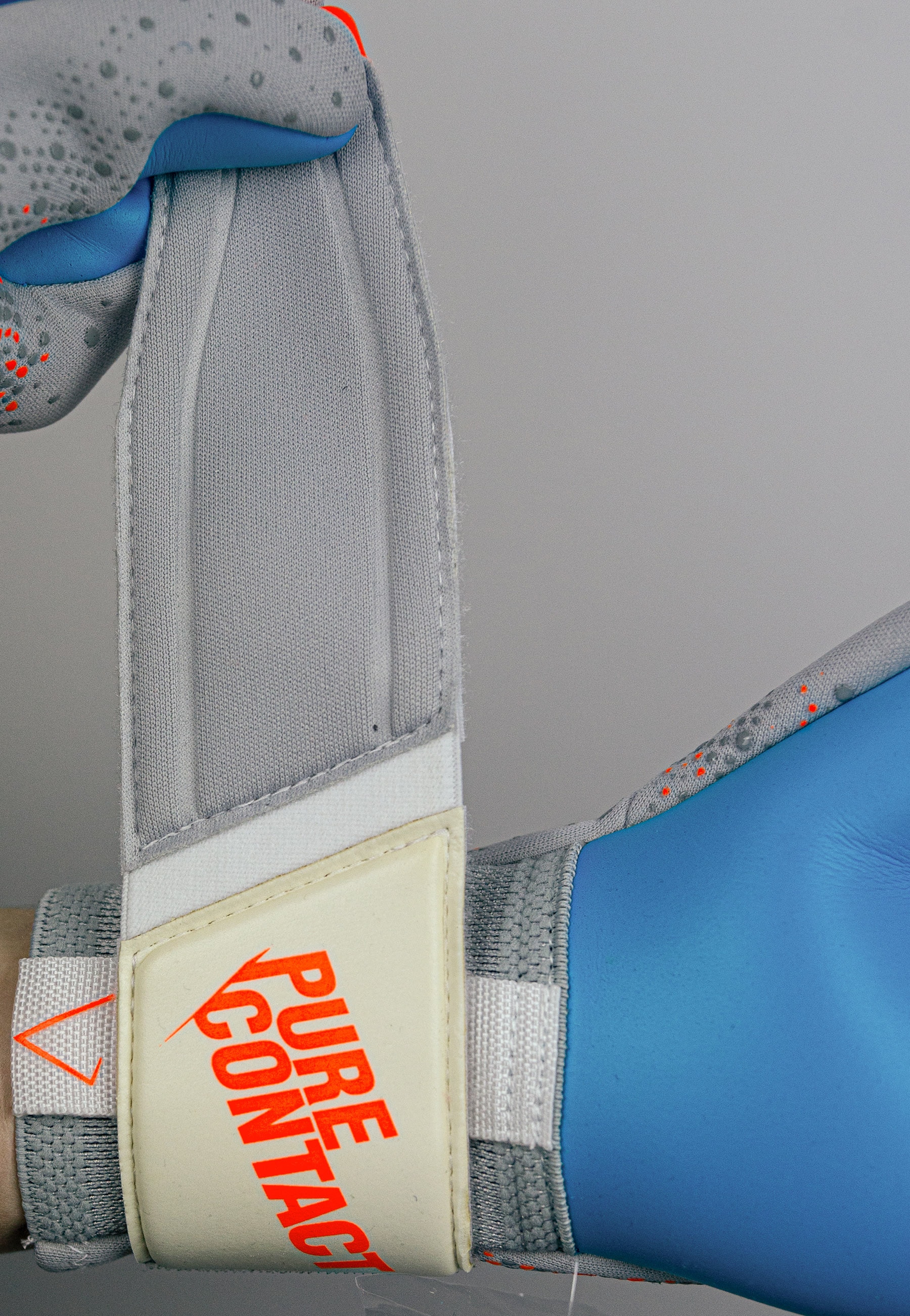 Reusch Torwarthandschuhe »Pure Contact Aqua«, mit Grip Aqua-Belag