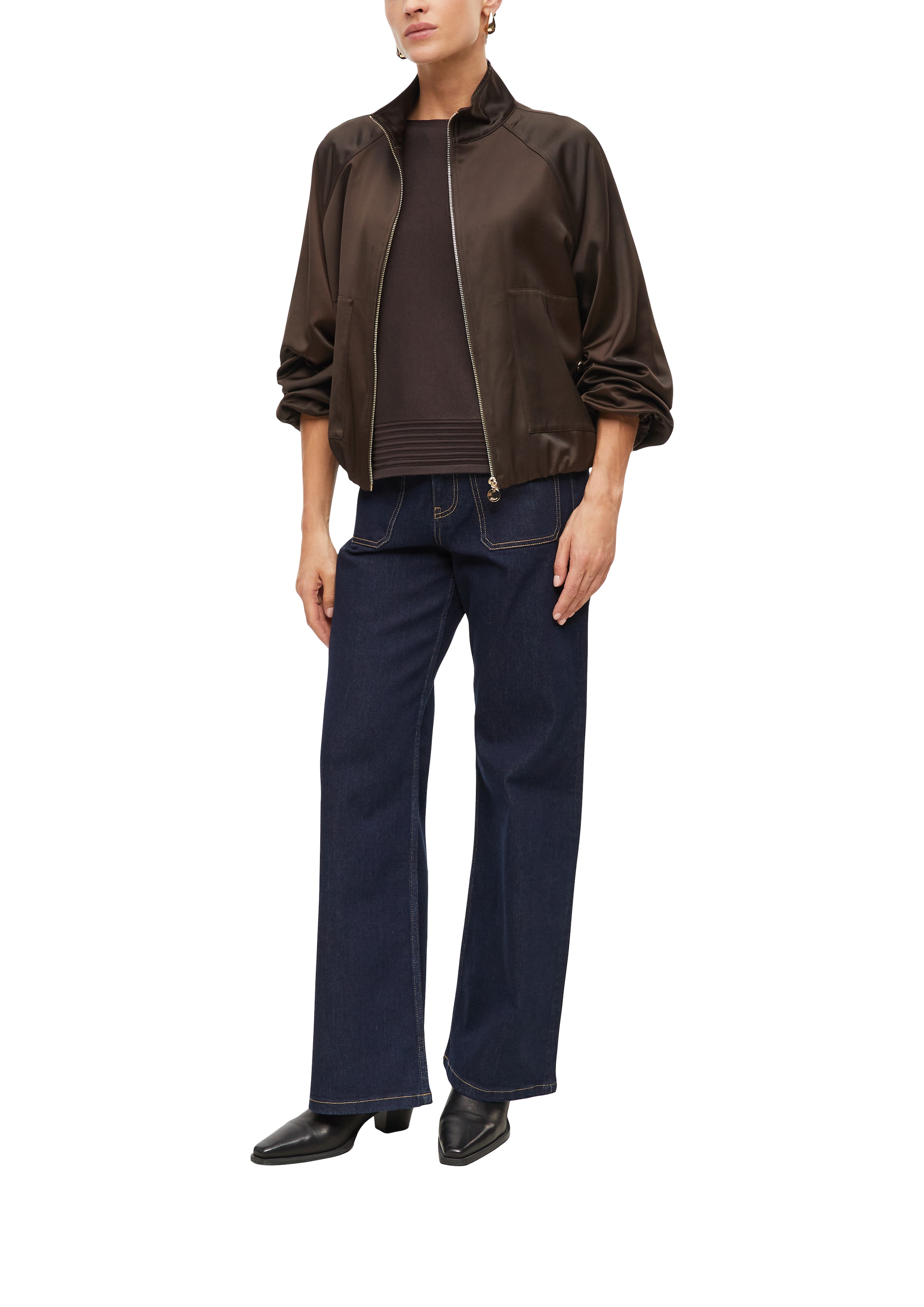 s.Oliver BLACK LABEL Rundhalspullover mit tiefem Rundhalsausschnitt, atmungsaktiv, elastisch