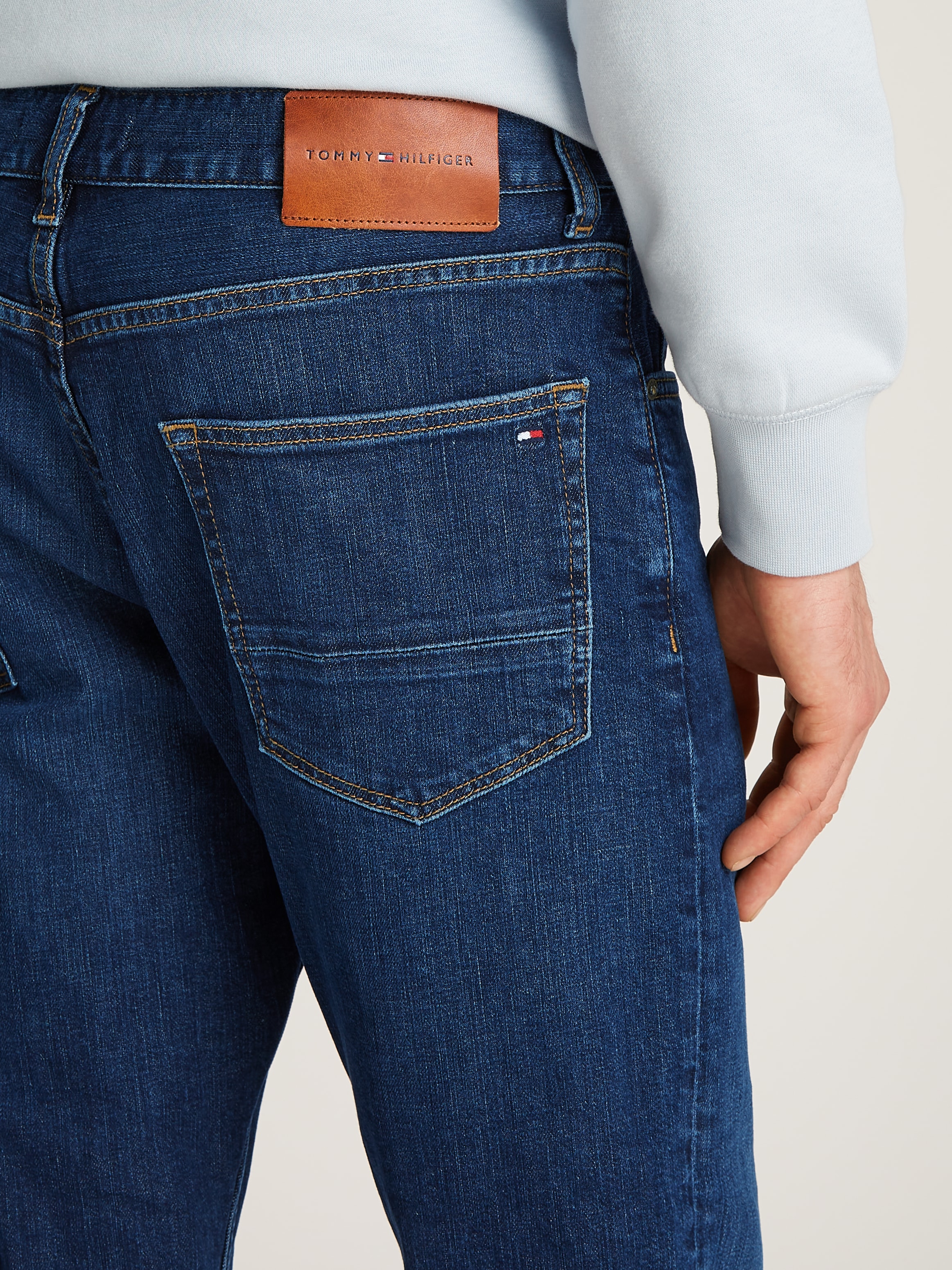 Tommy Hilfiger Straight-Jeans, in blauer Waschung