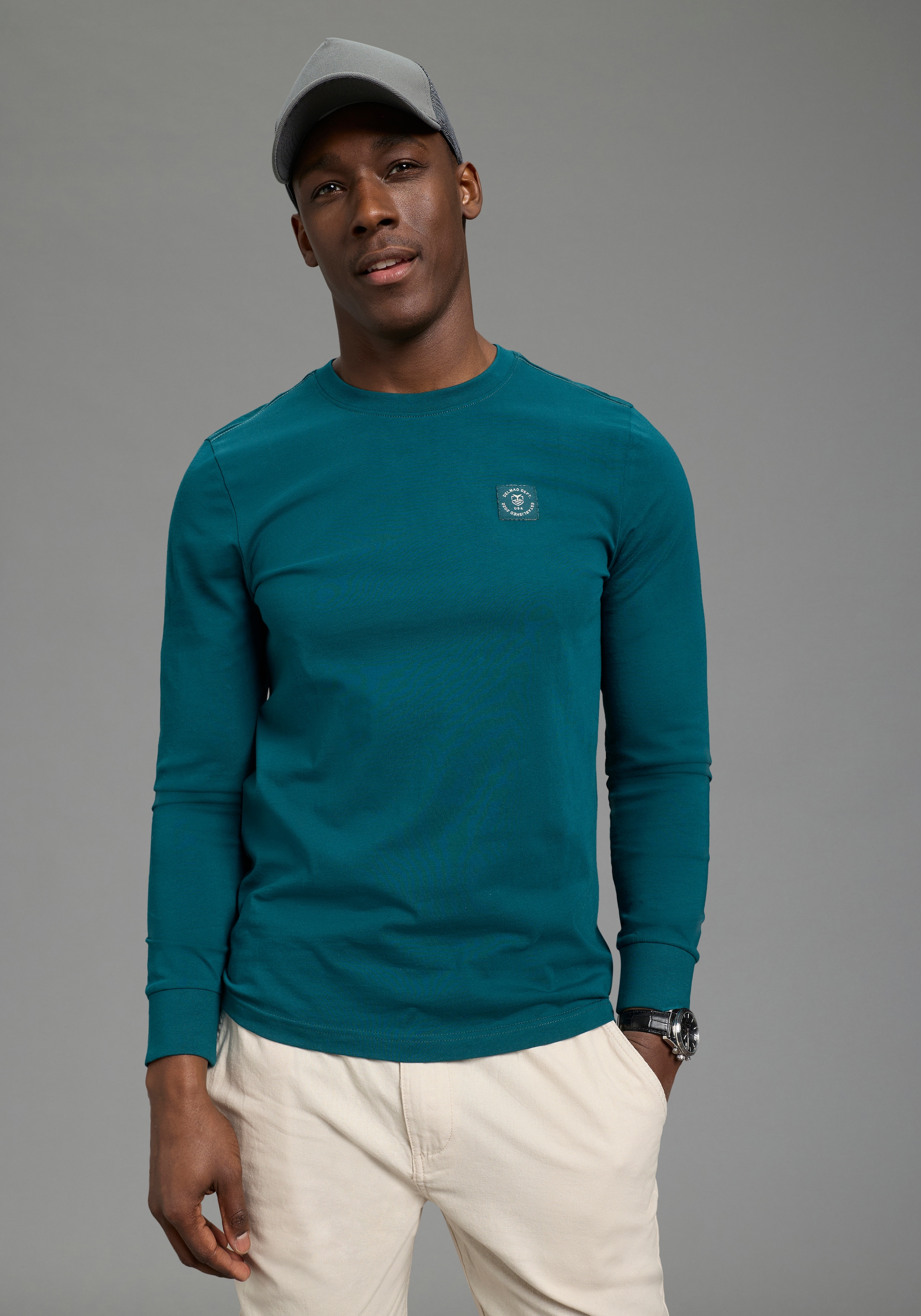 DELMAO Rundhalsshirt mit Markenlabel günstig online kaufen