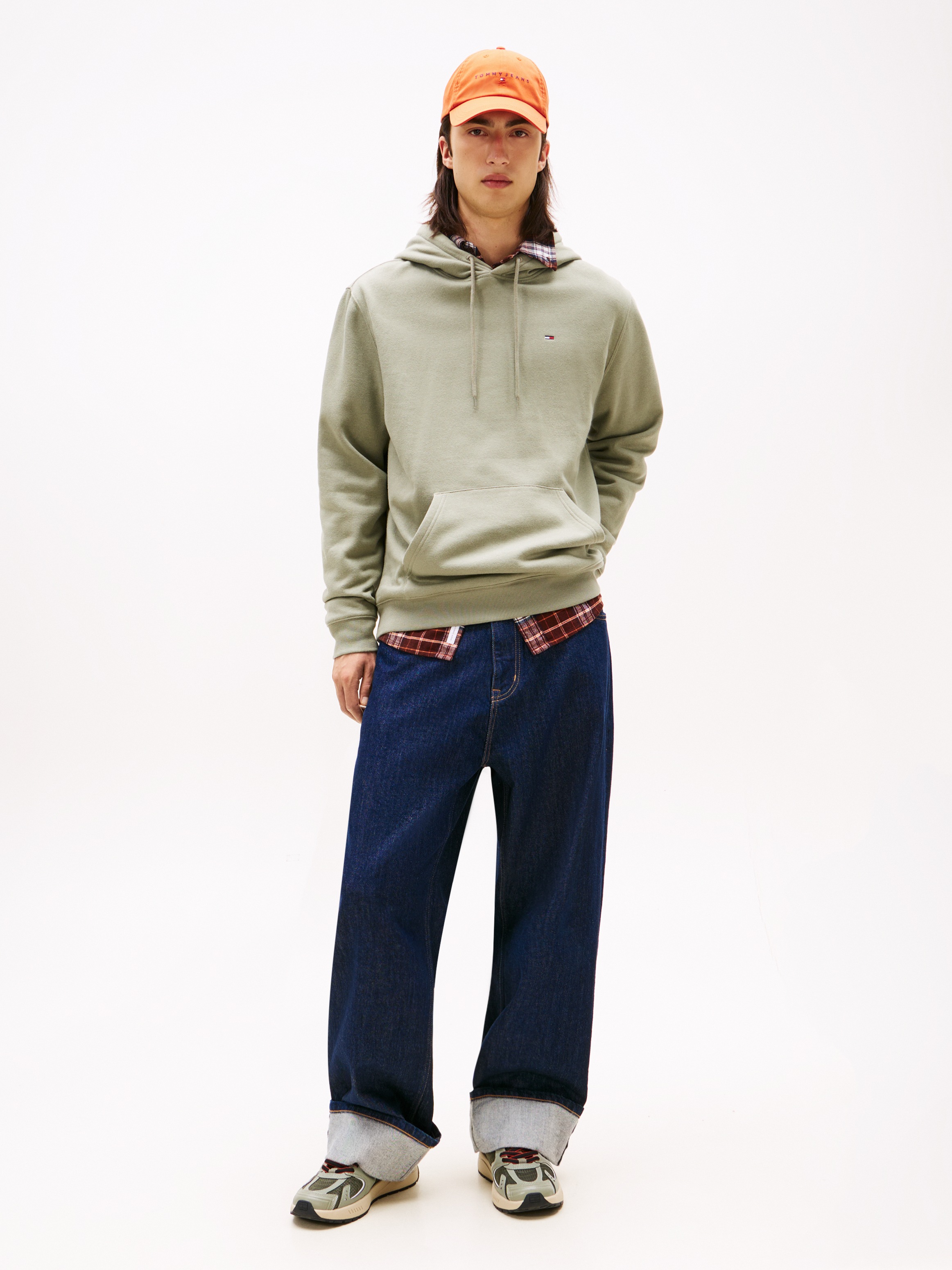 Tommy Jeans Sweatshirt »TJM REG S FLAG HOODIE«, mit bestickten Markenlogo auf Brusthöhe