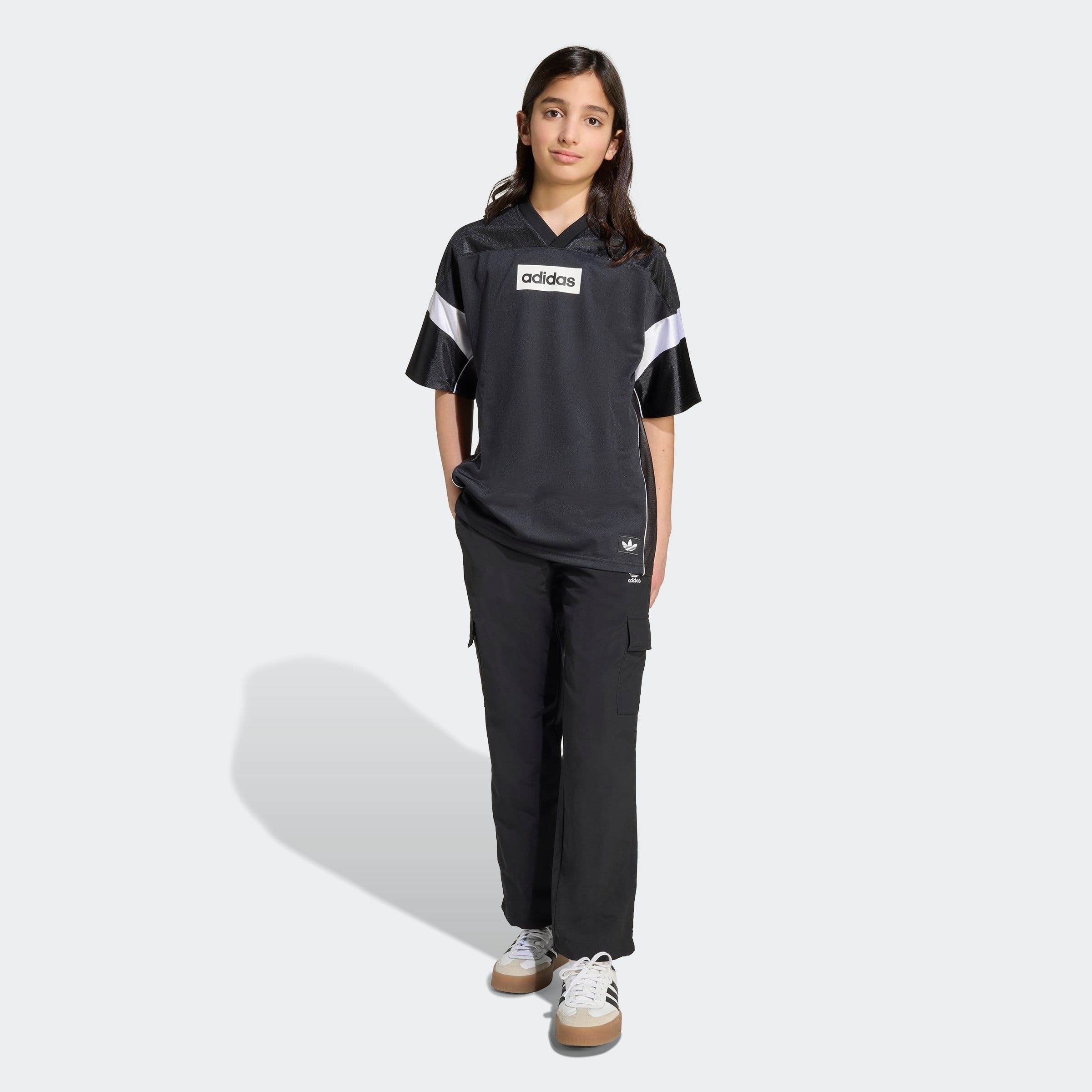 adidas Originals T-Shirt »JERSEY KIDS« sportlicher Stil, V-Ausschnitt, Oversize-Passform, aus Polyester