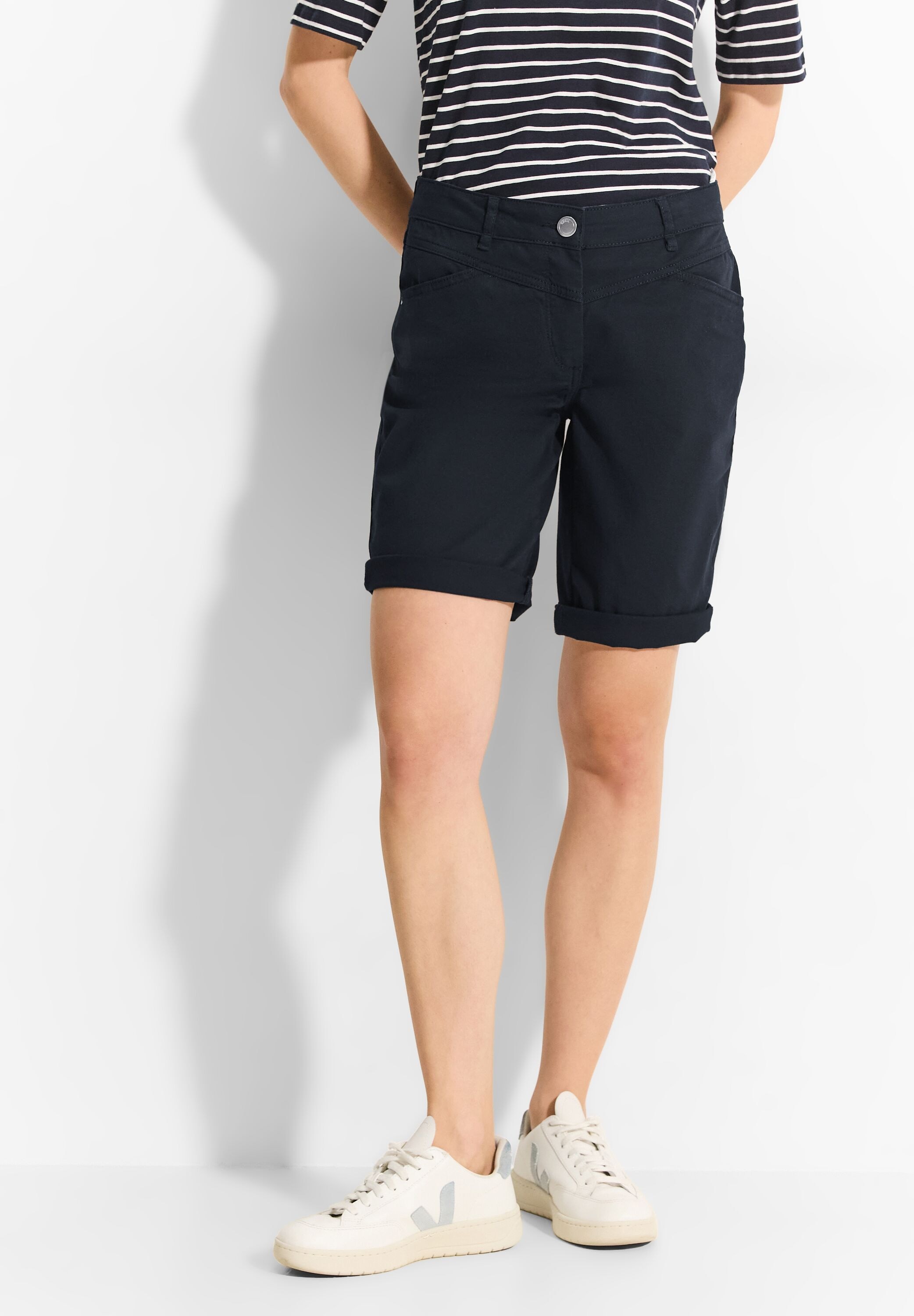 Cecil Shorts, Middle Waist