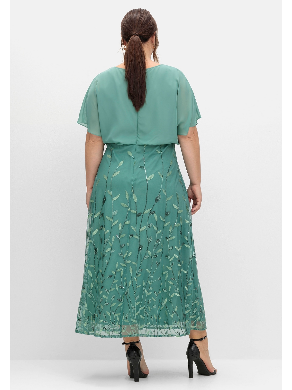 Sheego Abendkleid »Große Größen«, mit Stickereien und Pailletten am Rock