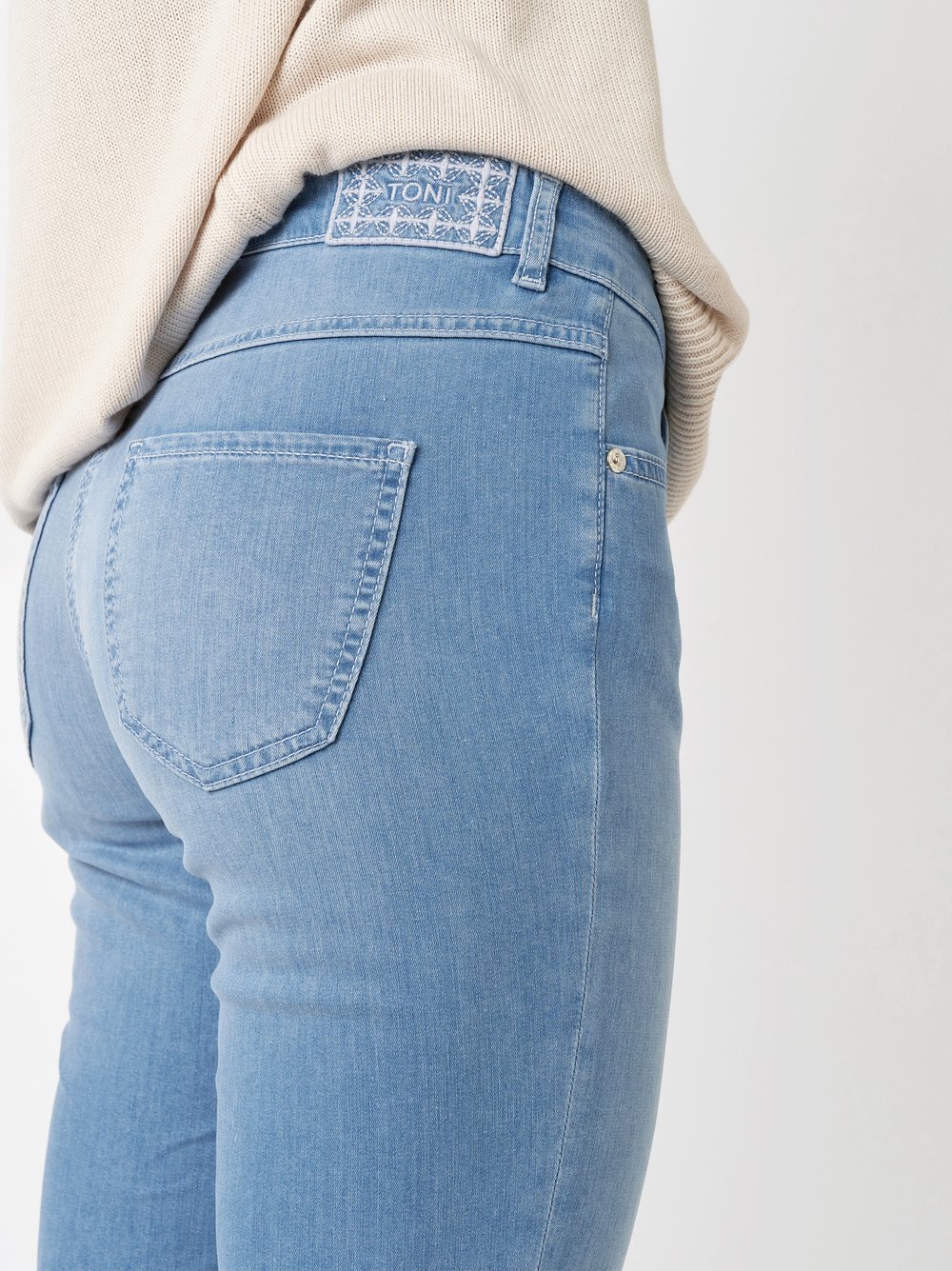 Thumbnail - TONI Caprijeans "Perfect Shape Capri", mit Shaping Effekt aus sommerlichem Denim