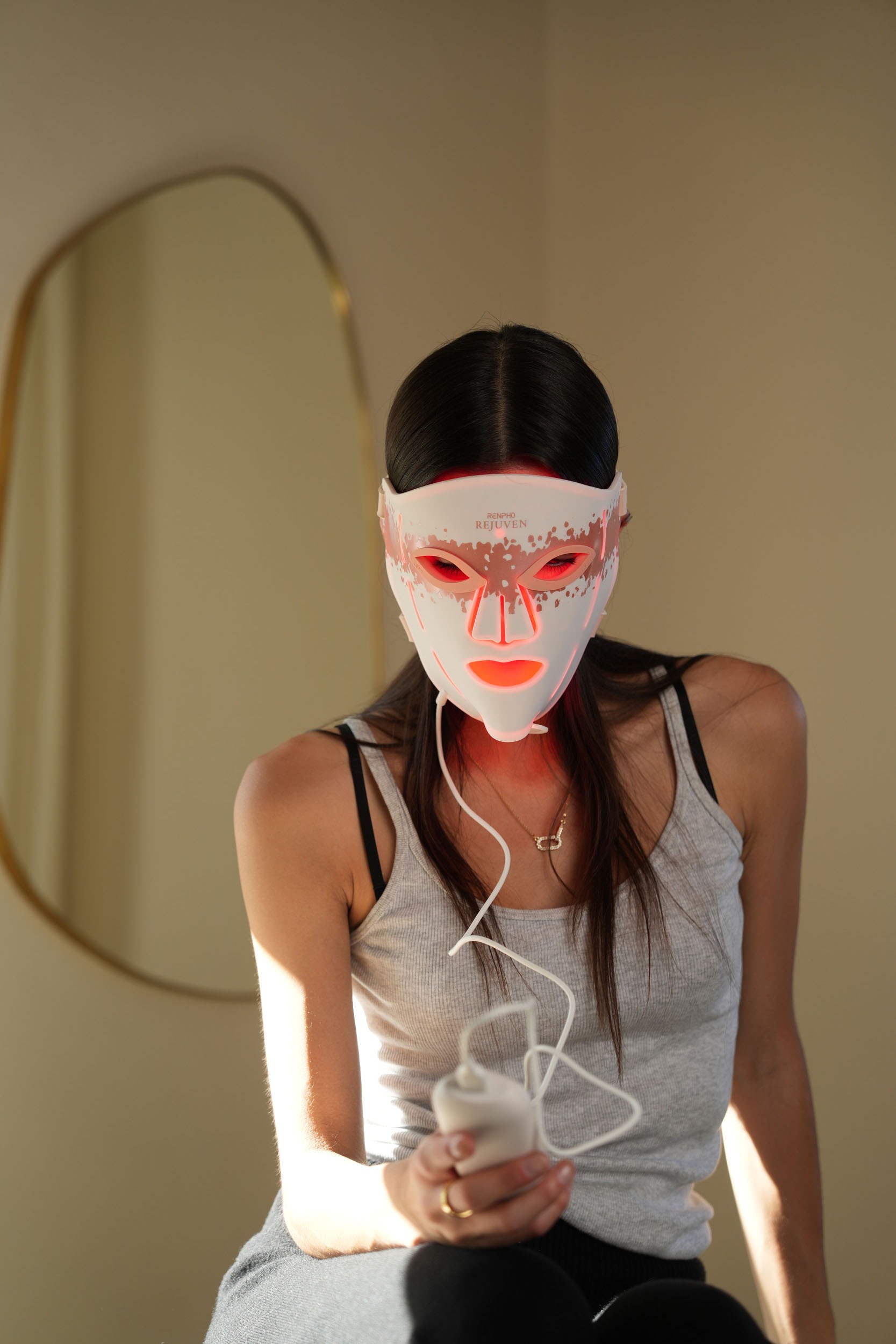 Renpho LED-Gesichtsmaske »Rejuven Artemis Blush LED Light Therapy Mask« 432 LEDs, 4 Farben/Modi, Controller, Akku, Kopfband