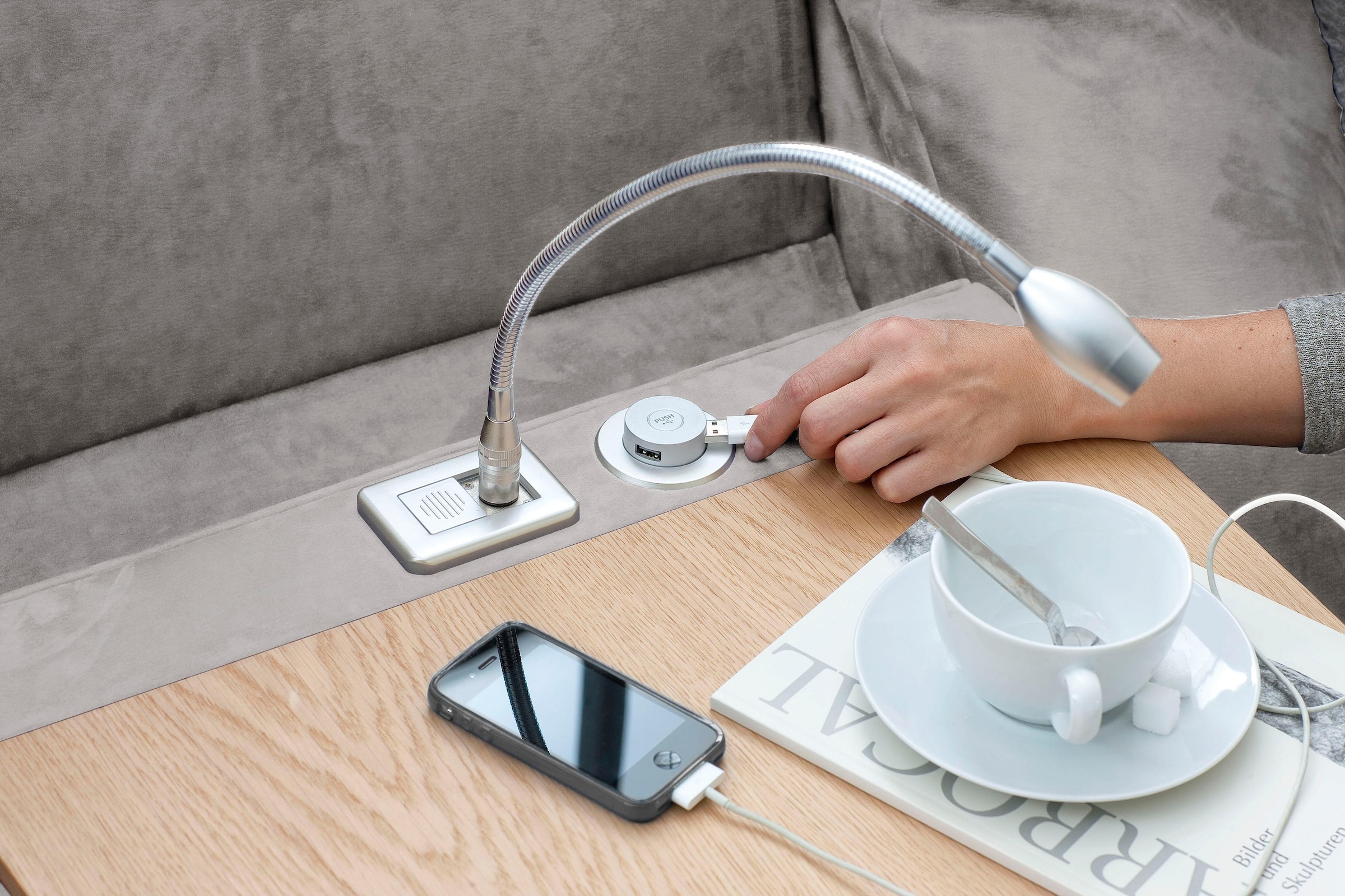 Home affaire Sofa »Turin«, mit motorischer Relaxfunktion, Tisch, Leuchte + USB-Ladestation