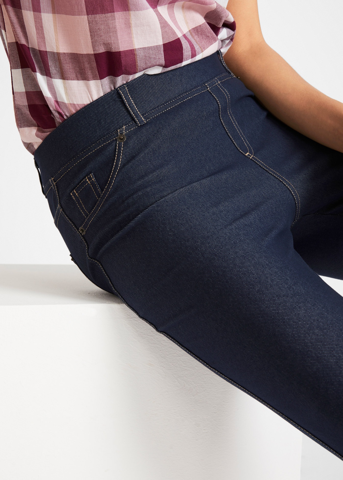 Thumbnail - bonprix Caprileggings in Jeansoptik und schmaler Form, mit Taschen