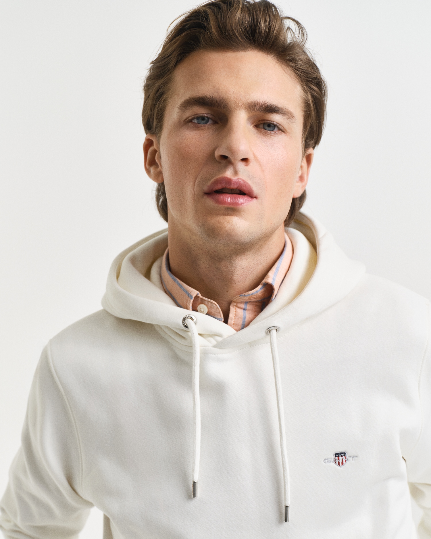 Gant Hoodie »REG SHIELD HOODIE«, mit Logostickerei auf der Brust