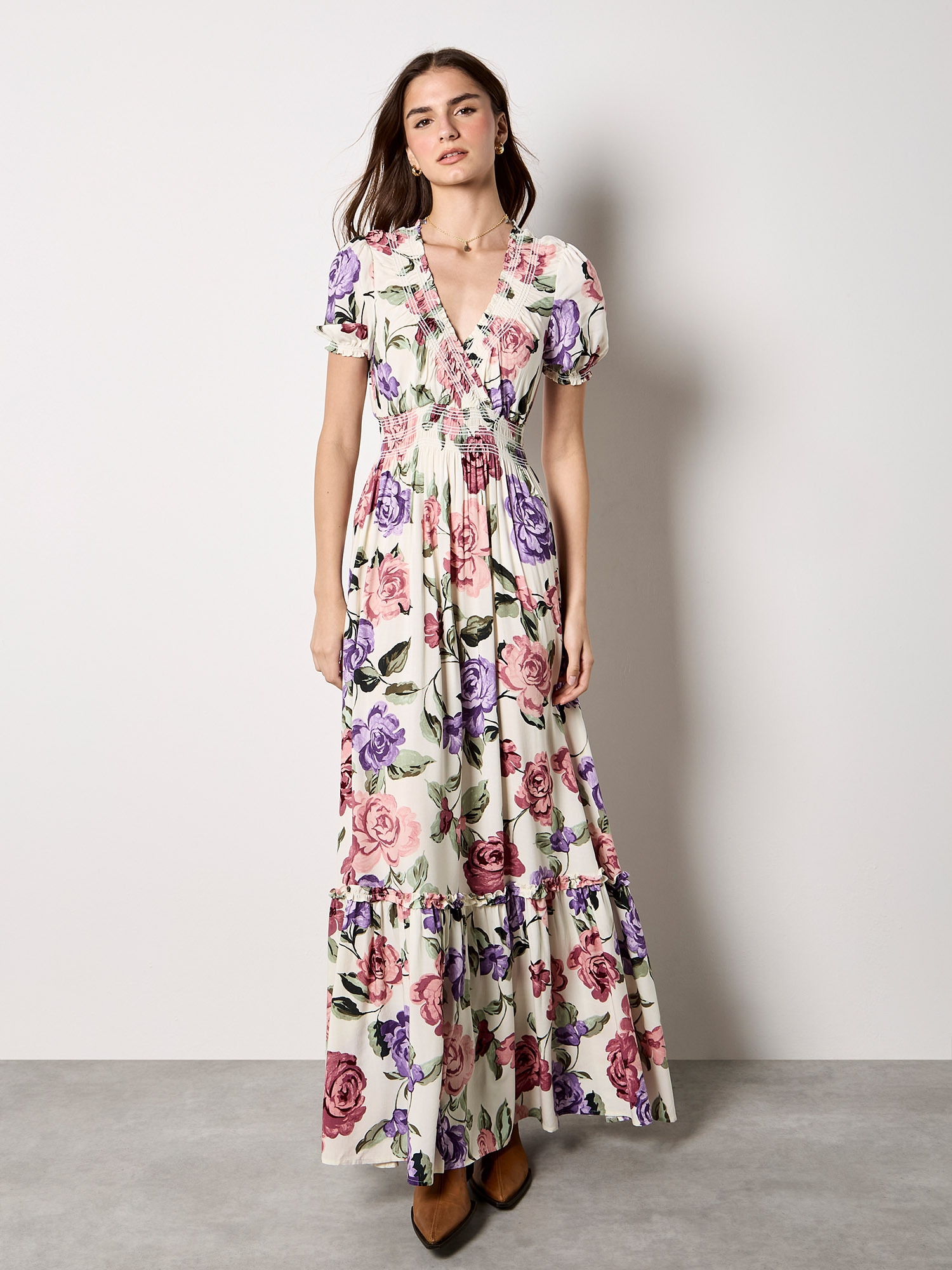 Apricot Maxikleid "Chloe-Maxikleid" mit Blumenmuster und Wickelausschnitt