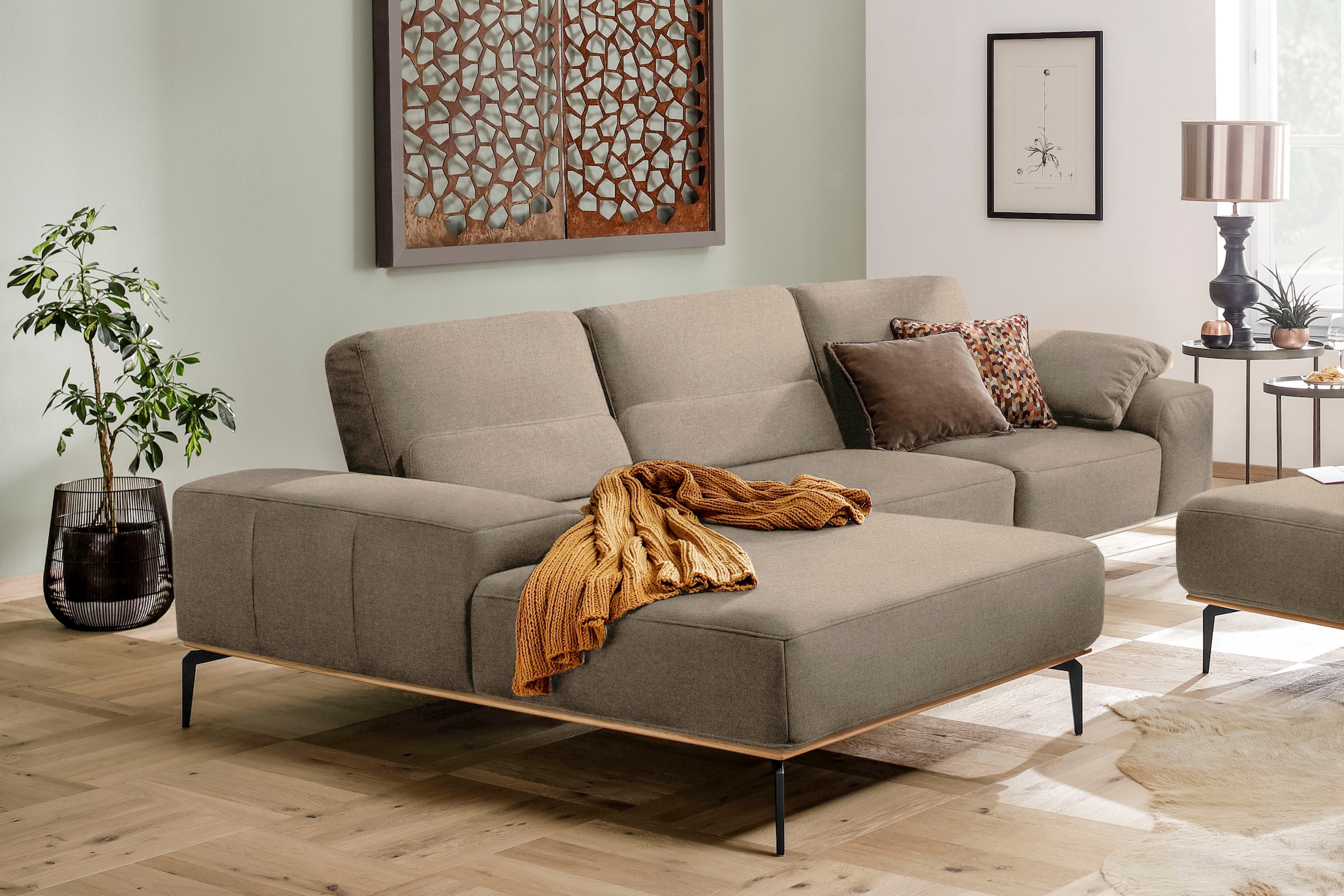 W.SCHILLIG Ecksofa "run, Designsofa mit tollem Sitzkomfort, bequem, L-Form" mit Holzsockel, Füße in Schwarz pulverbeschichtet, Breite 319 cm