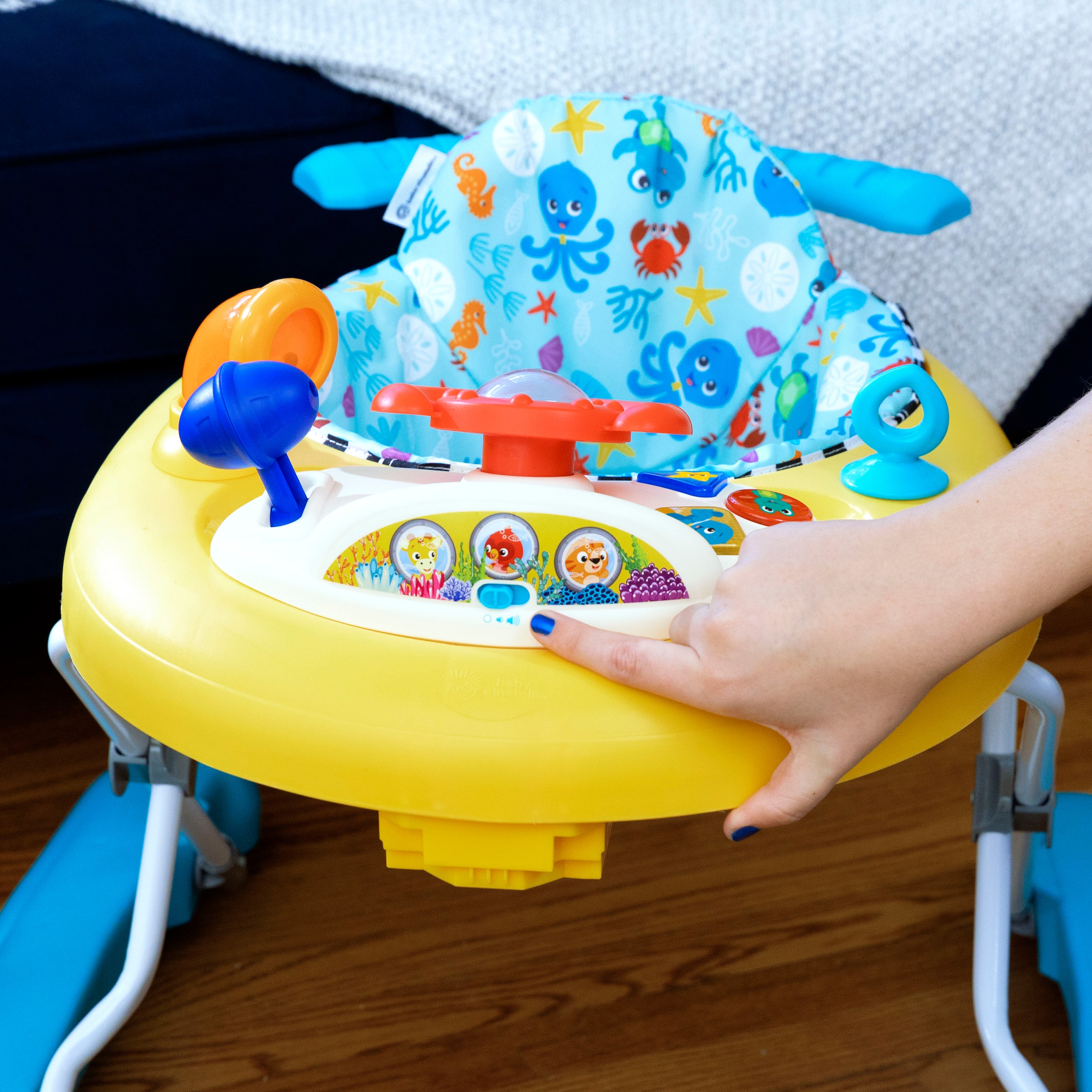 Baby Einstein Lauflernhilfe »Dive & Discover™ 3-in-1 Submarine Walker«, mit Meeresgeräuschen und Melodien