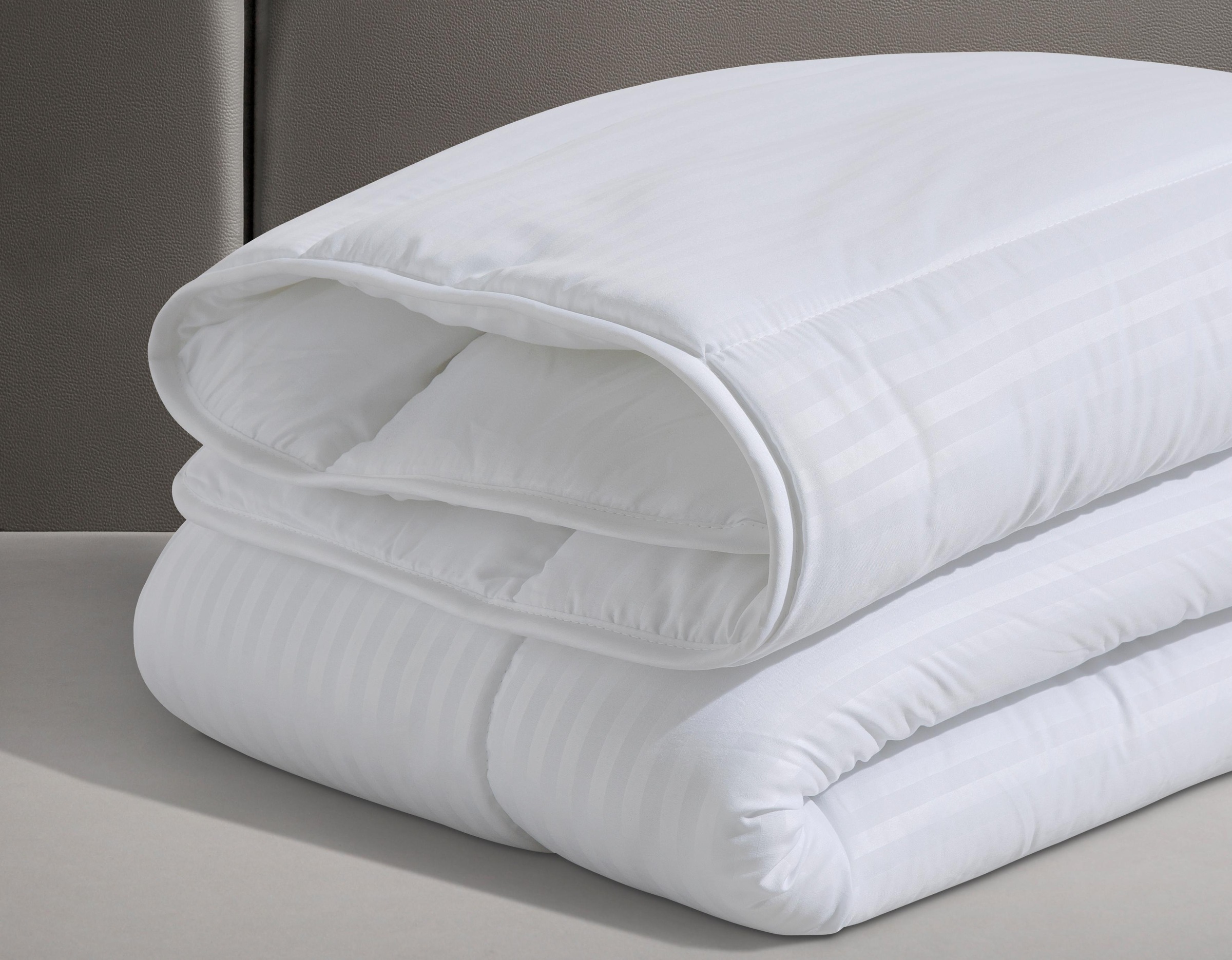 my home Microfaserbettdecke »Hotelcollection«, normal, Füllung 100% Polyester, Bezug 100% Polyester, (1 St.), Kuscheliger Microfaserbezug für einen angenehmen Schlafkomfort