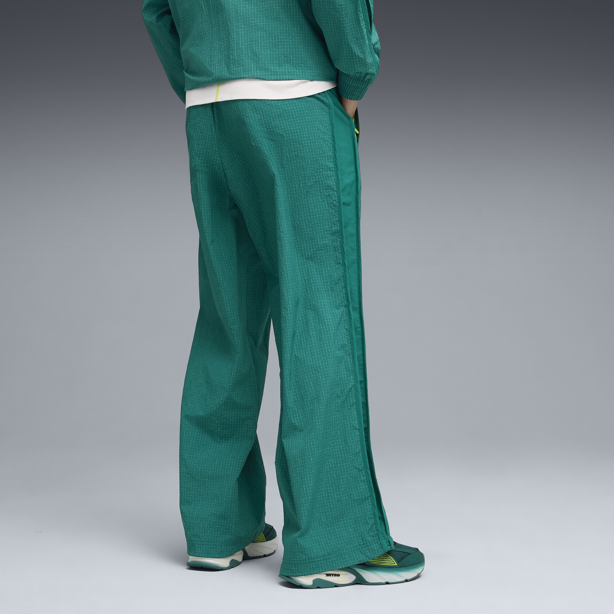 PUMA Sporthose »PUMA x ASTON MARTIN ARAMCO F1® TEAM Lifestyle T7 Oversized Hose«