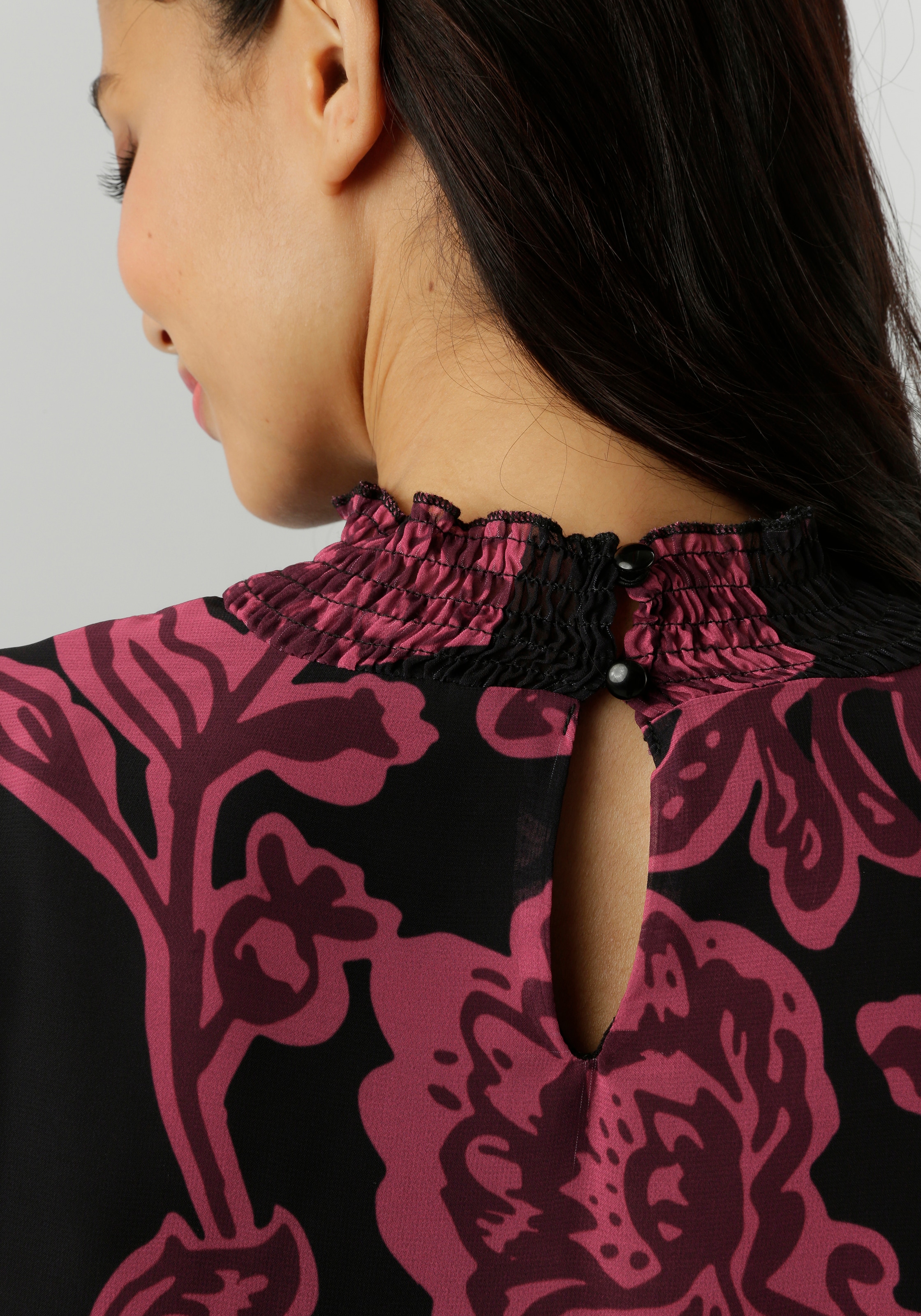 Aniston SELECTED Schlupfbluse, mit Blüten- und Blätterdruck und Smok-Einsätzen - NEUE KOLLEKTION
