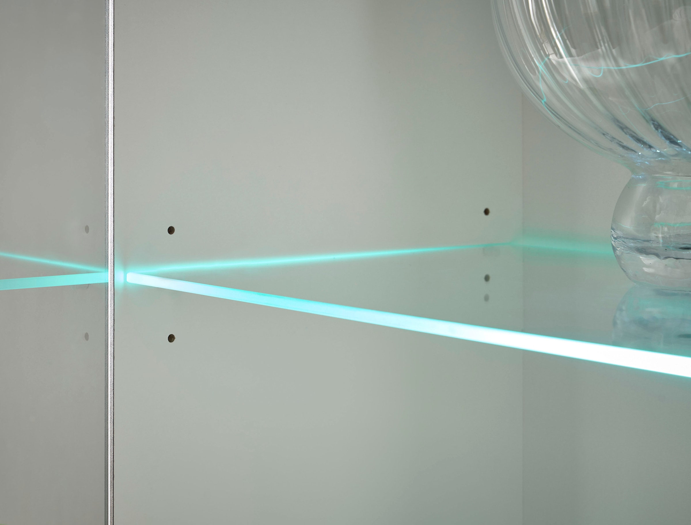 INOSIGN Highboard »Cantara, moderner Schrank, Vitrine in Eiche Dekor oder weiß«, schwarze Stangengriffe, ausreichend Stauraum, vielseitig einsetzbar